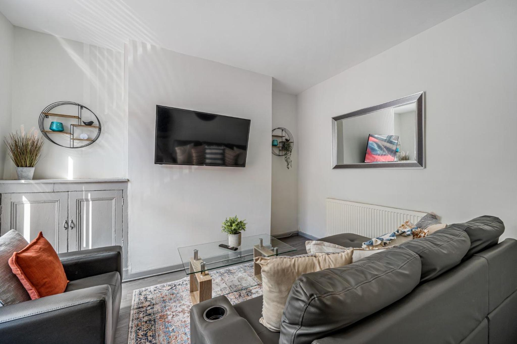 Randolph House - Air Host & Stay - Sleeps 6