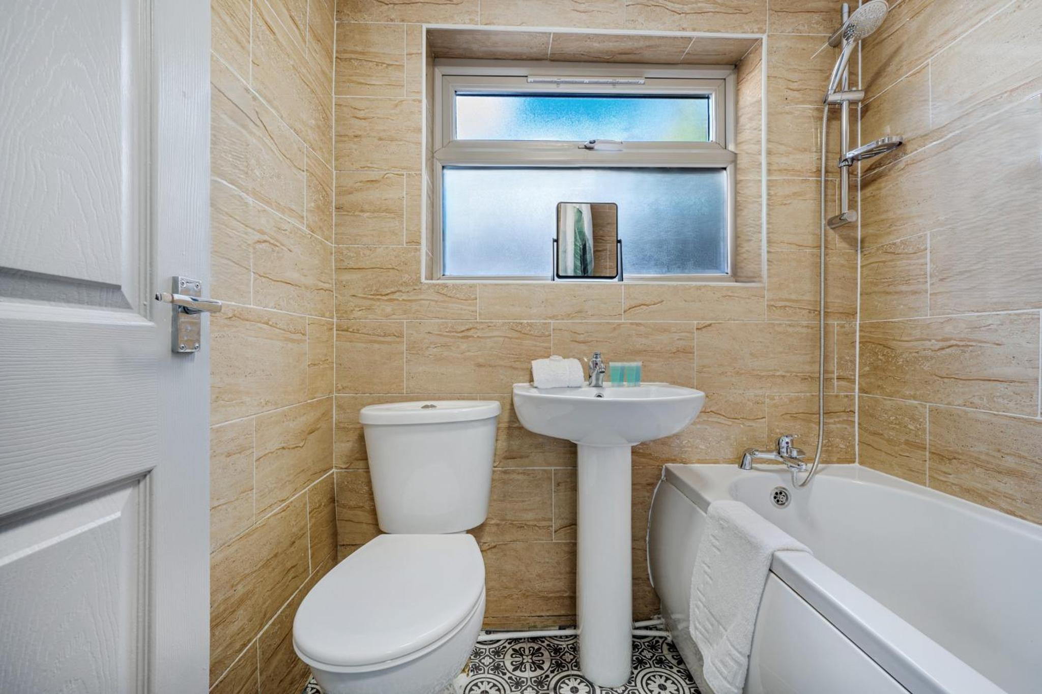 Randolph House - Air Host & Stay - Sleeps 6