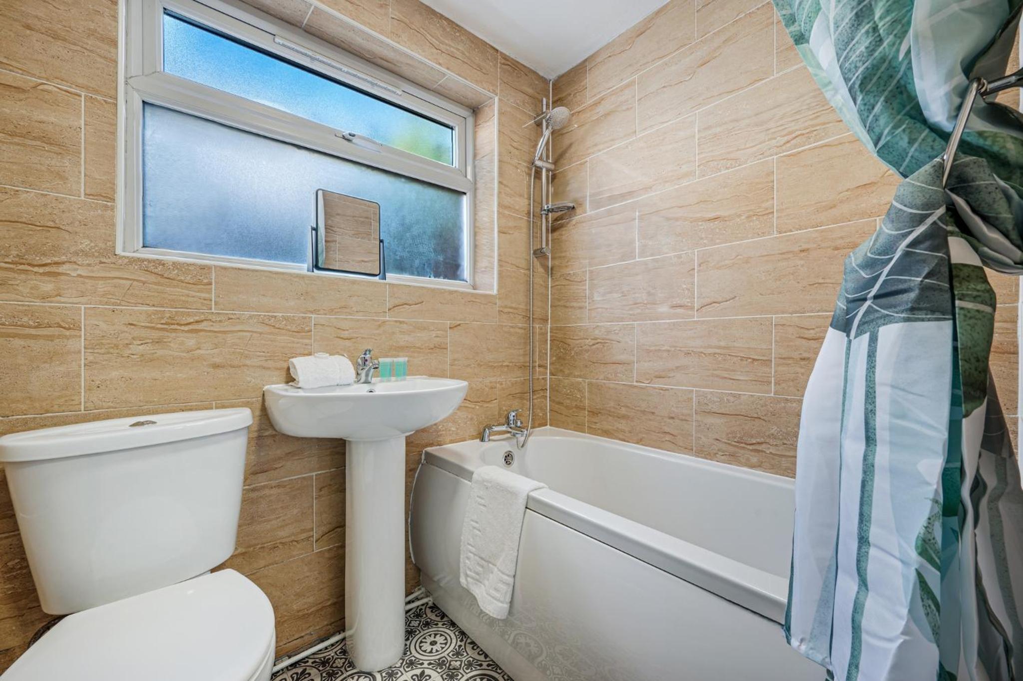 Randolph House - Air Host & Stay - Sleeps 6
