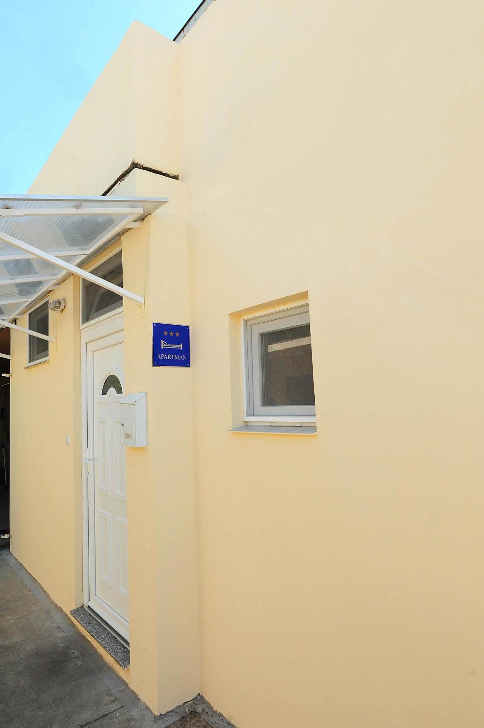 Hotel Apartment Mile - Image 1