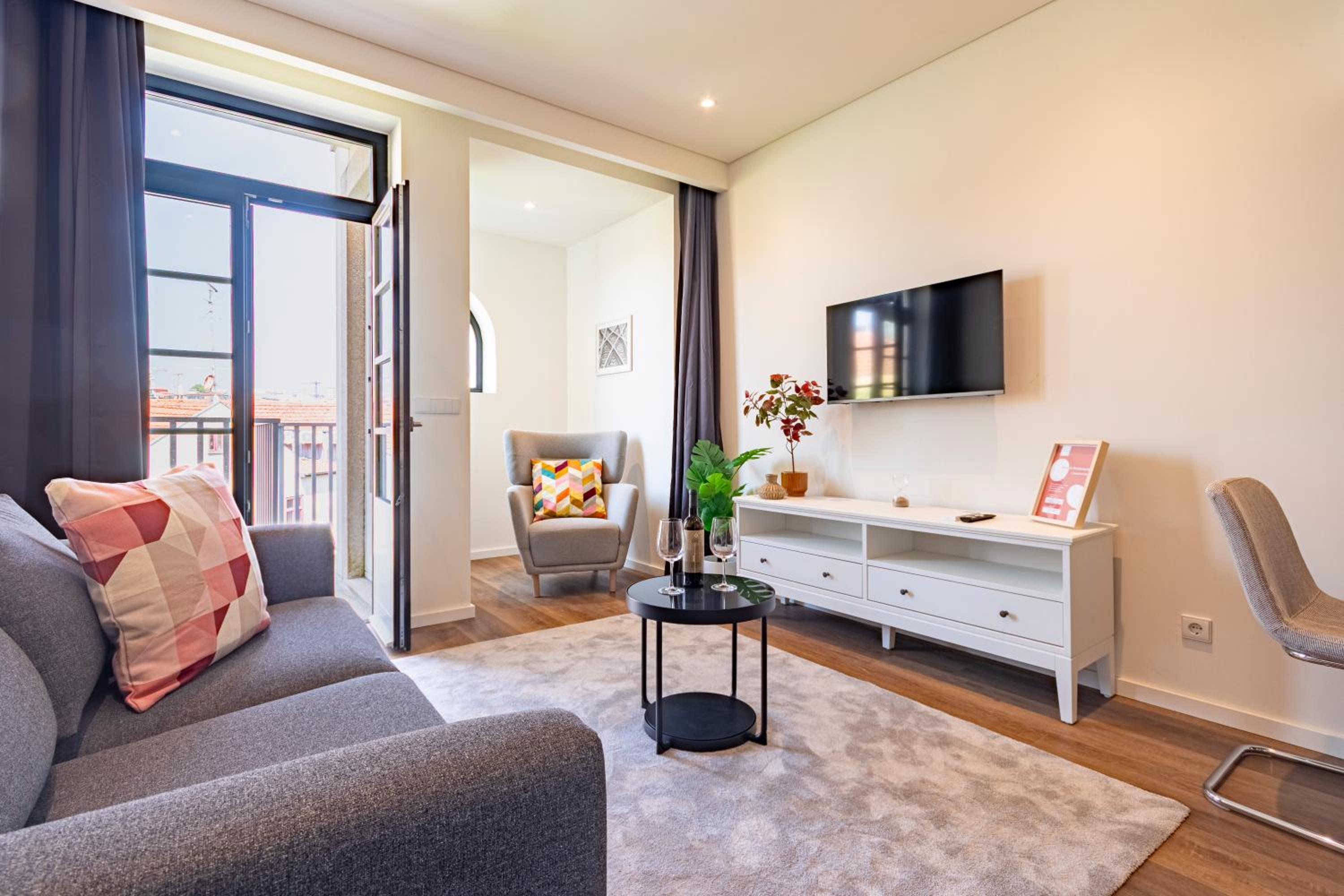 NorteSoul OldTown - 2 Bedroom 2 Bathroom Apartment!