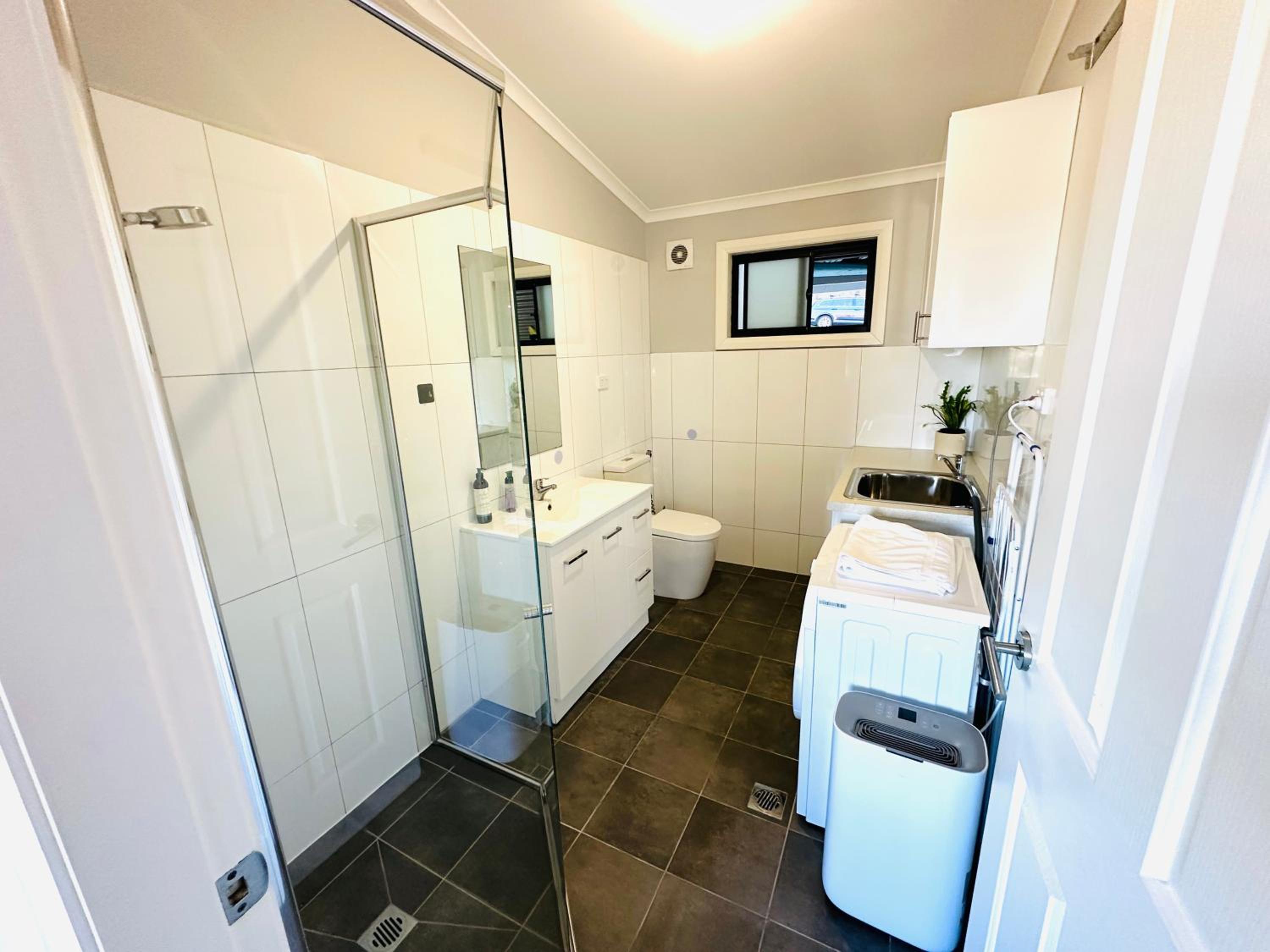 Affordable Luxury Stay Near Manly Beach