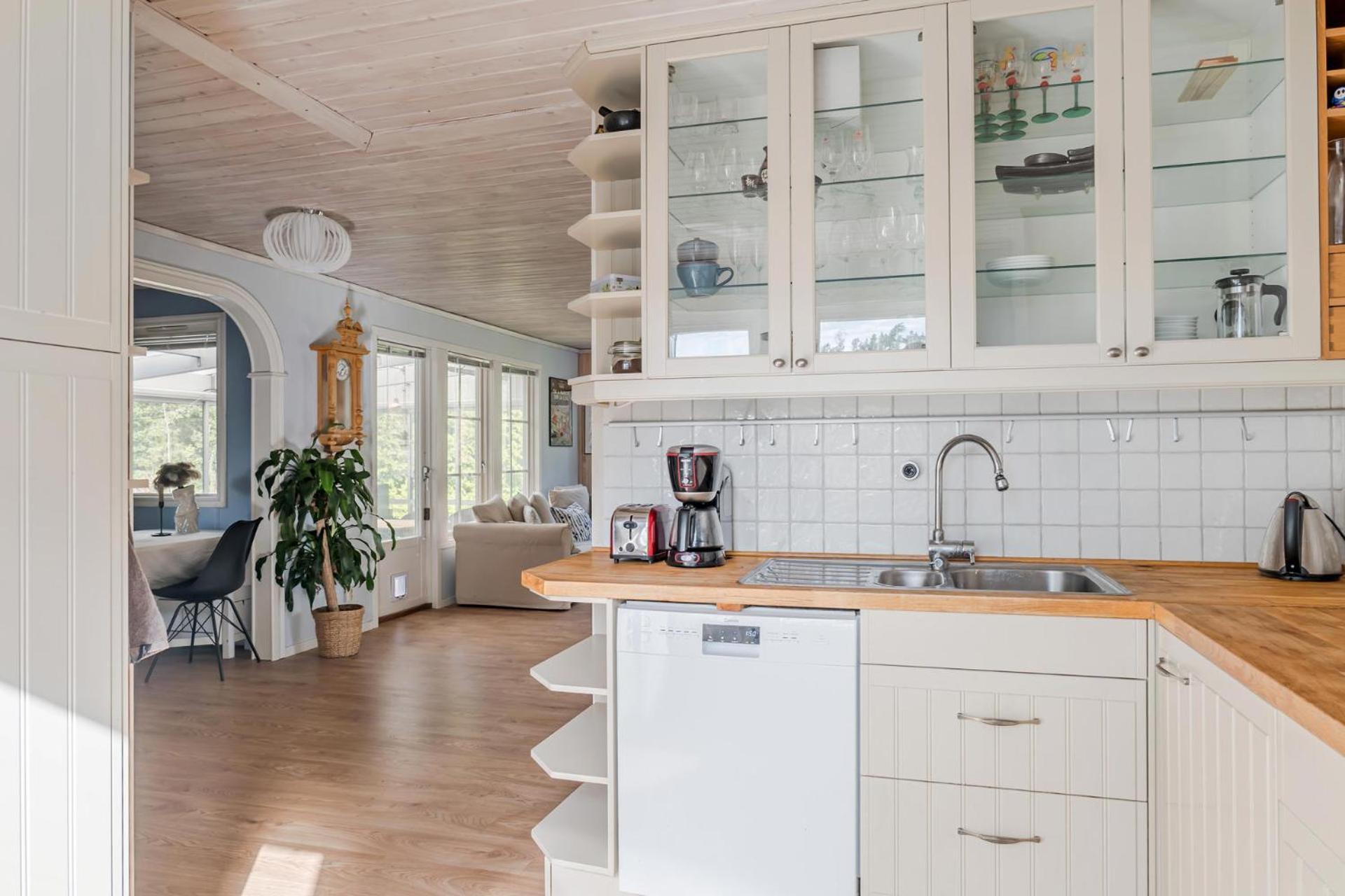 2 bedroom Lake house