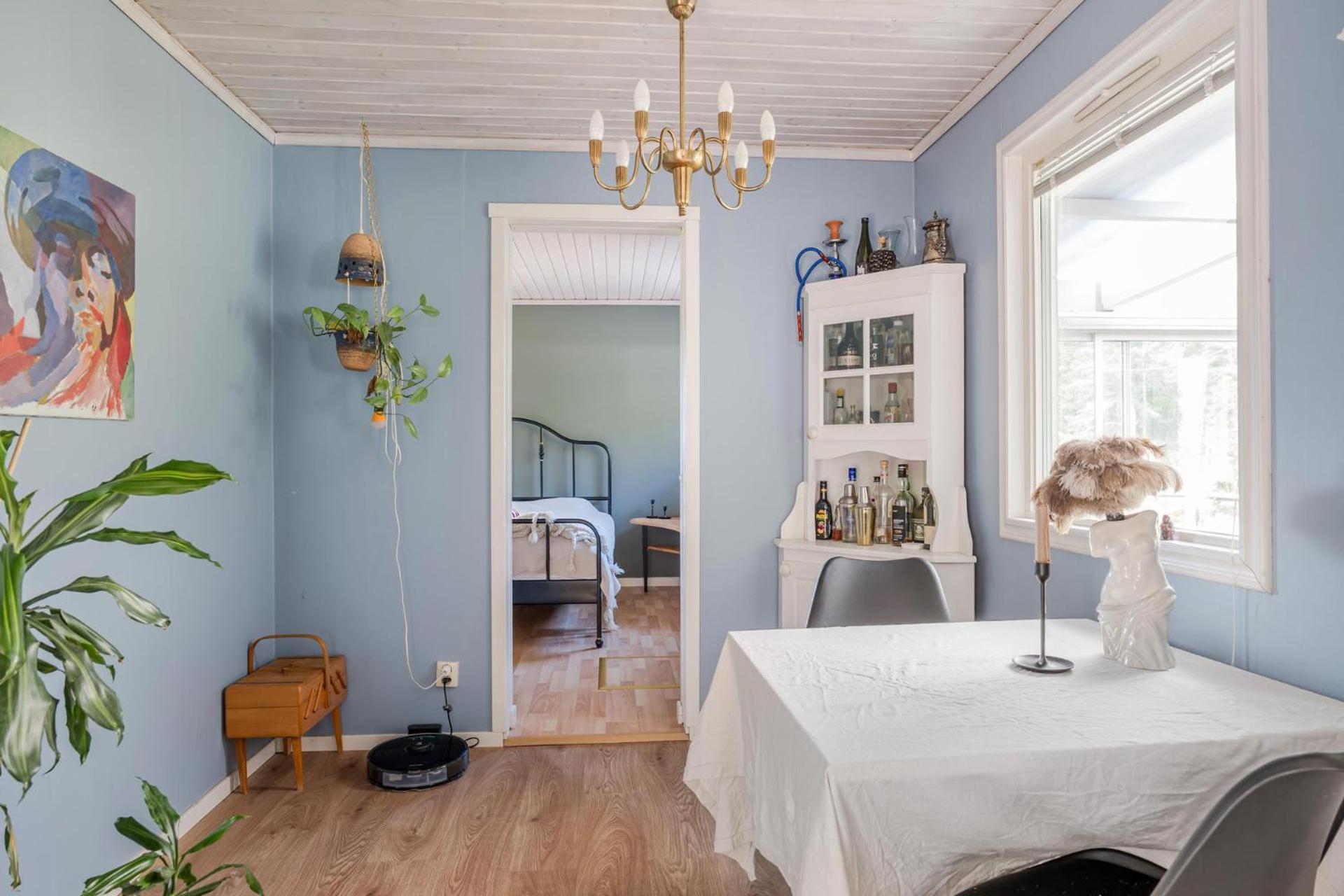 2 bedroom Lake house