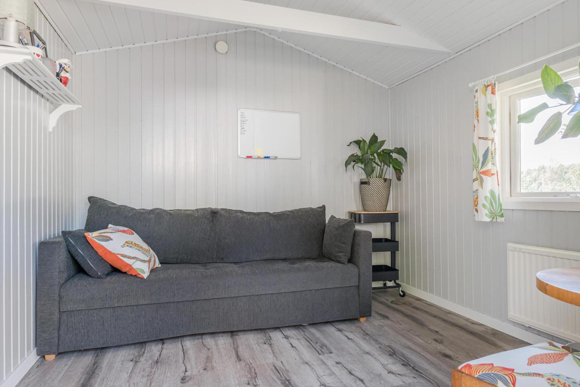 2 bedroom Lake house