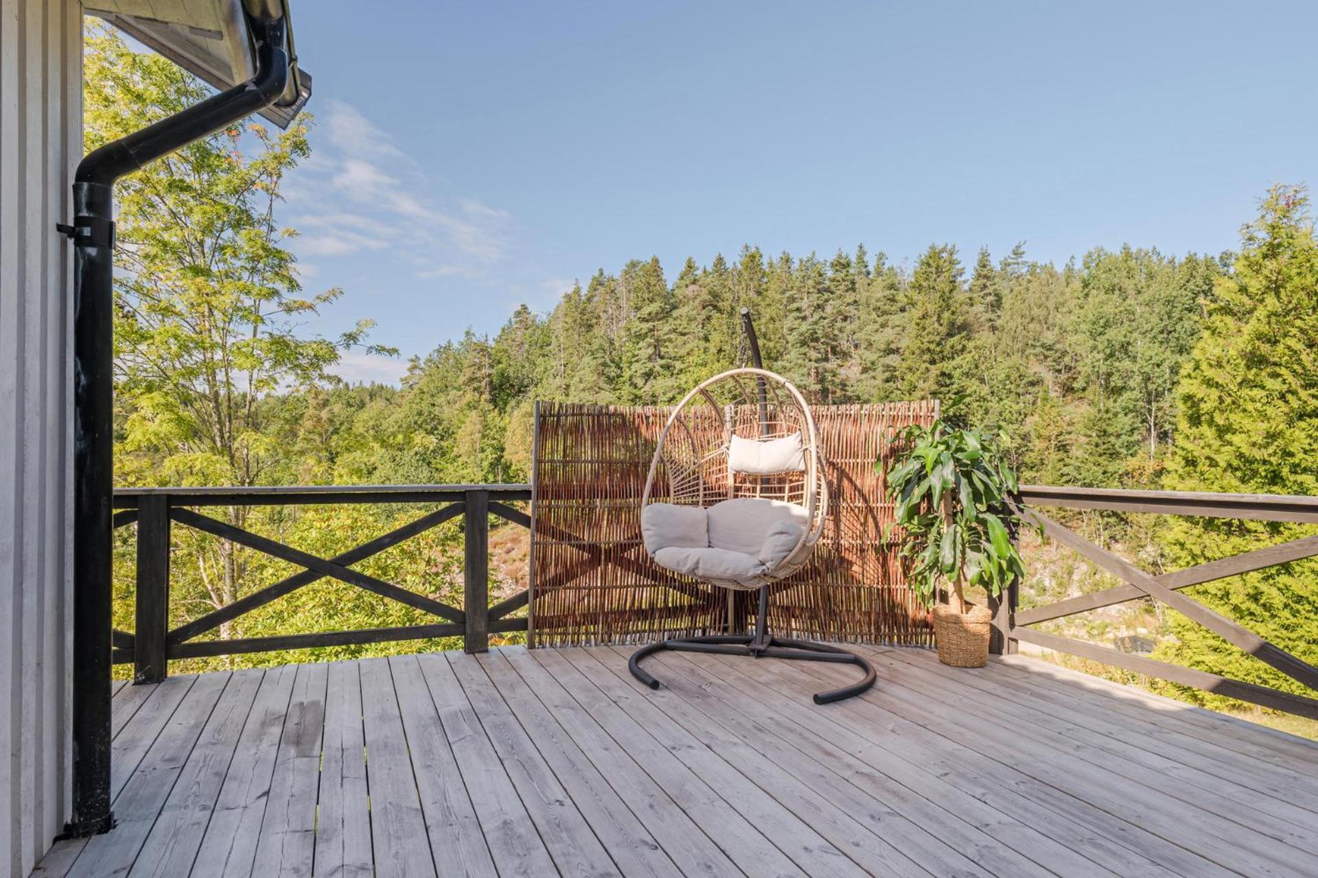 2 bedroom Lake house