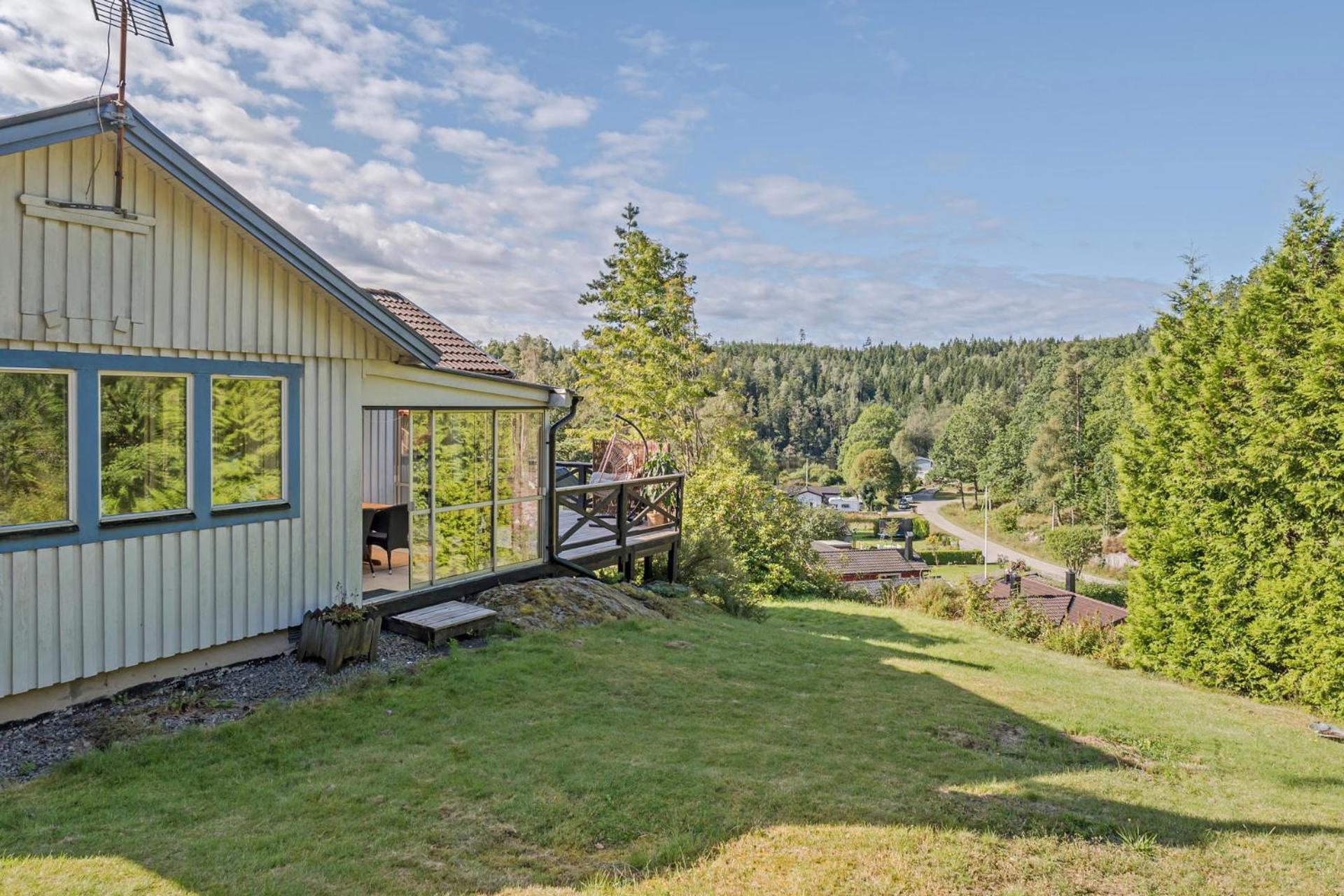 2 bedroom Lake house