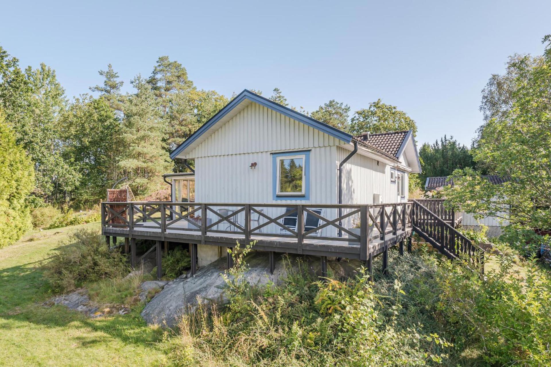 2 bedroom Lake house