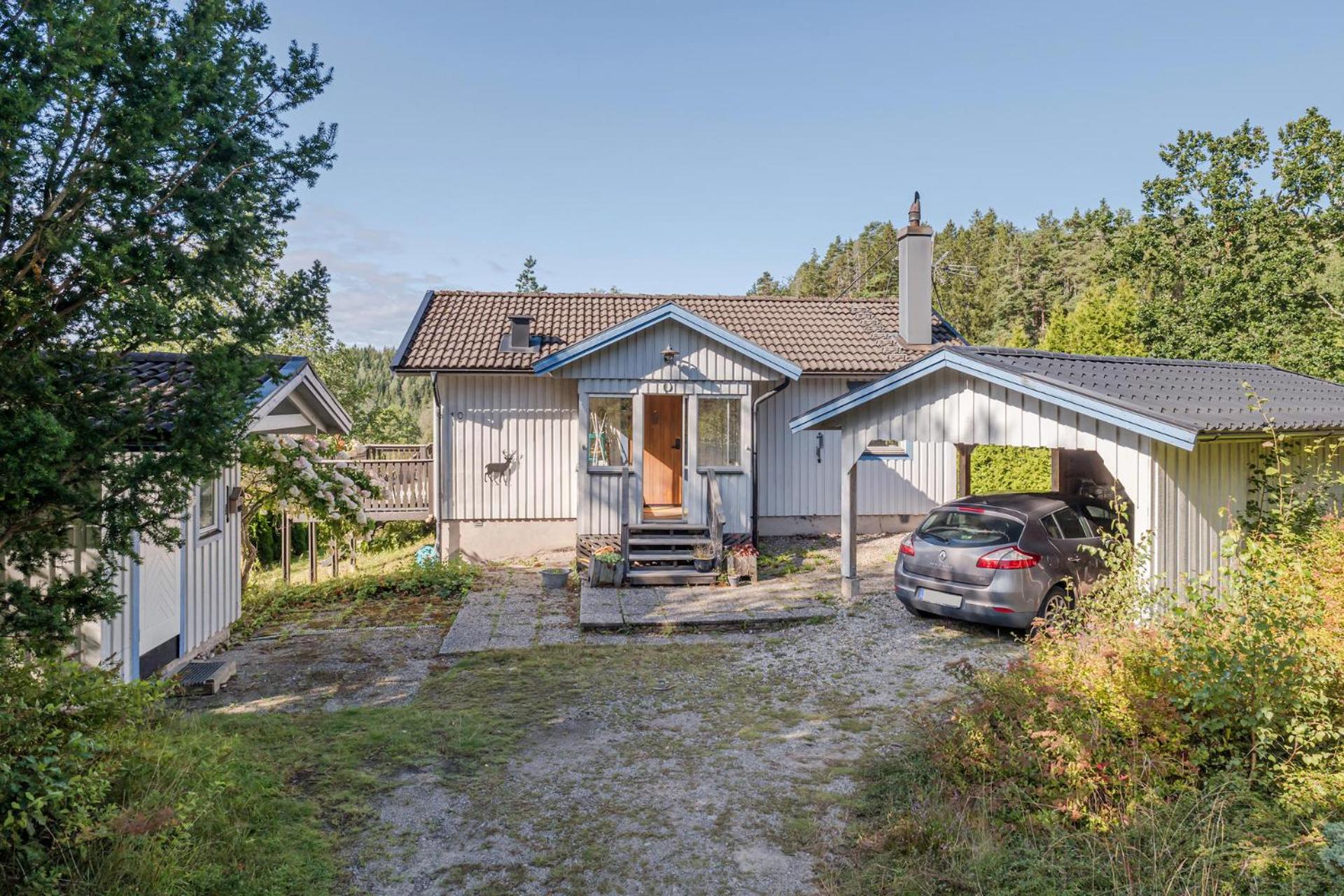 2 bedroom Lake house
