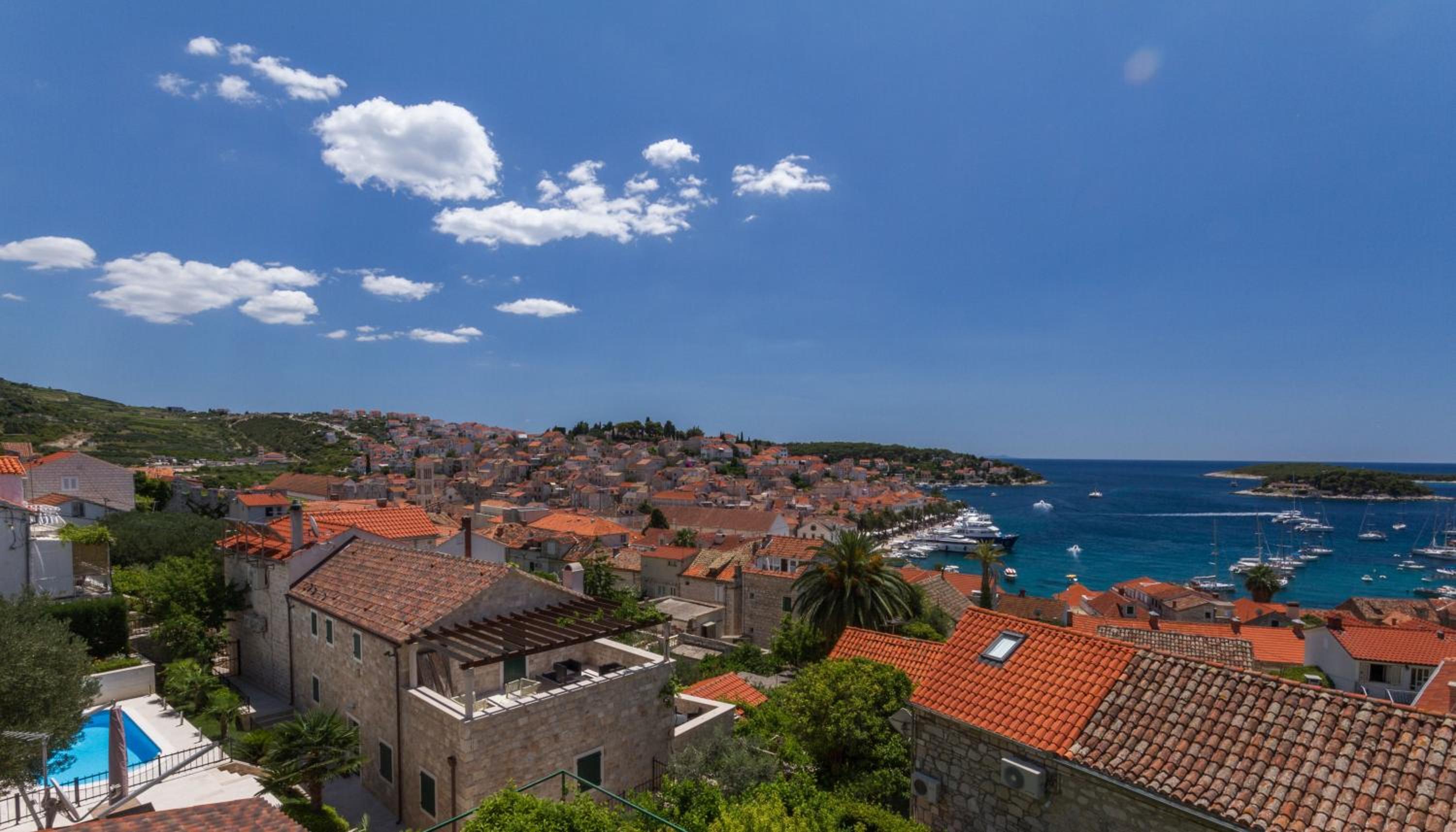 Hotel Apartments and Rooms Bonkan Hvar - Image 1