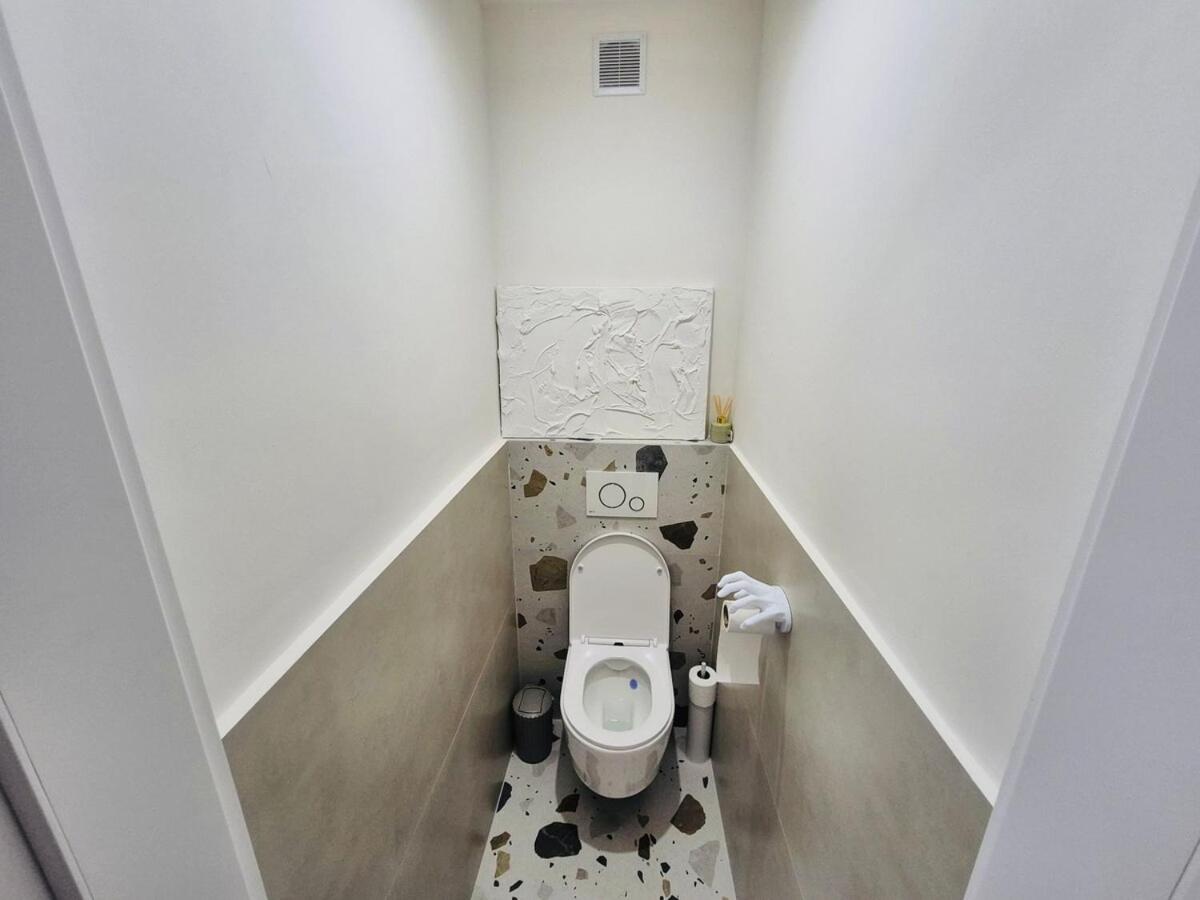 Quiet place within reach of the center