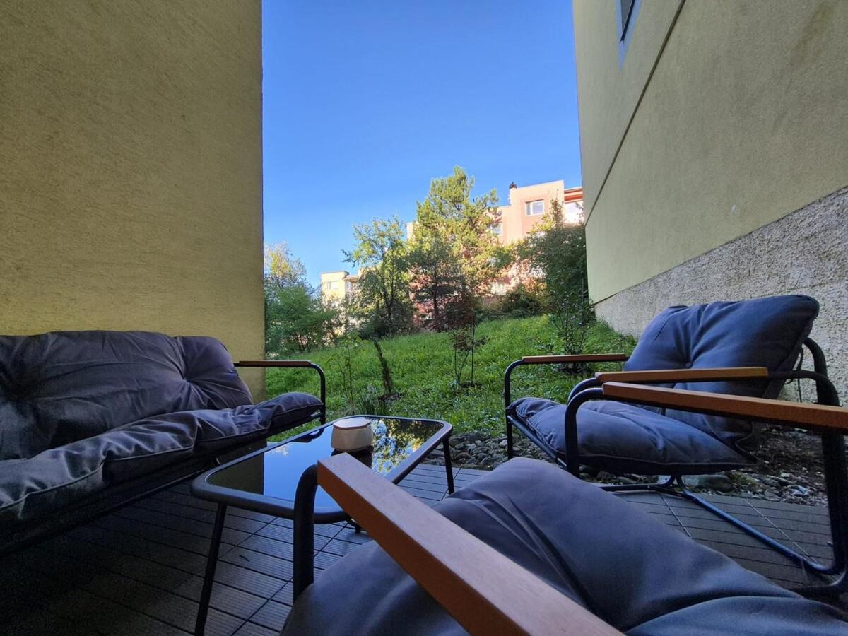 Quiet place within reach of the center