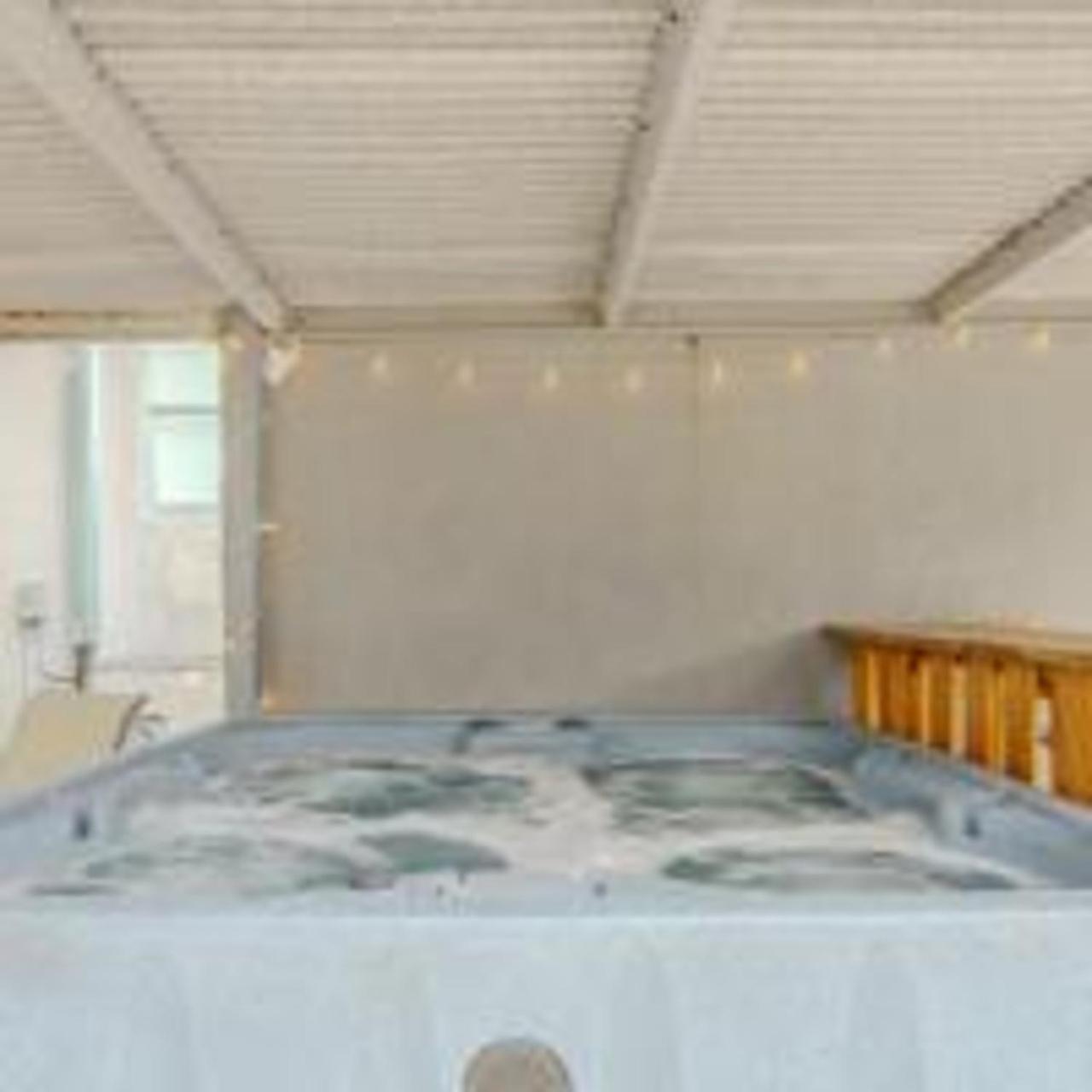 5 min to Brickell & Bars - Arcade - King Bed - Outdoor Fun