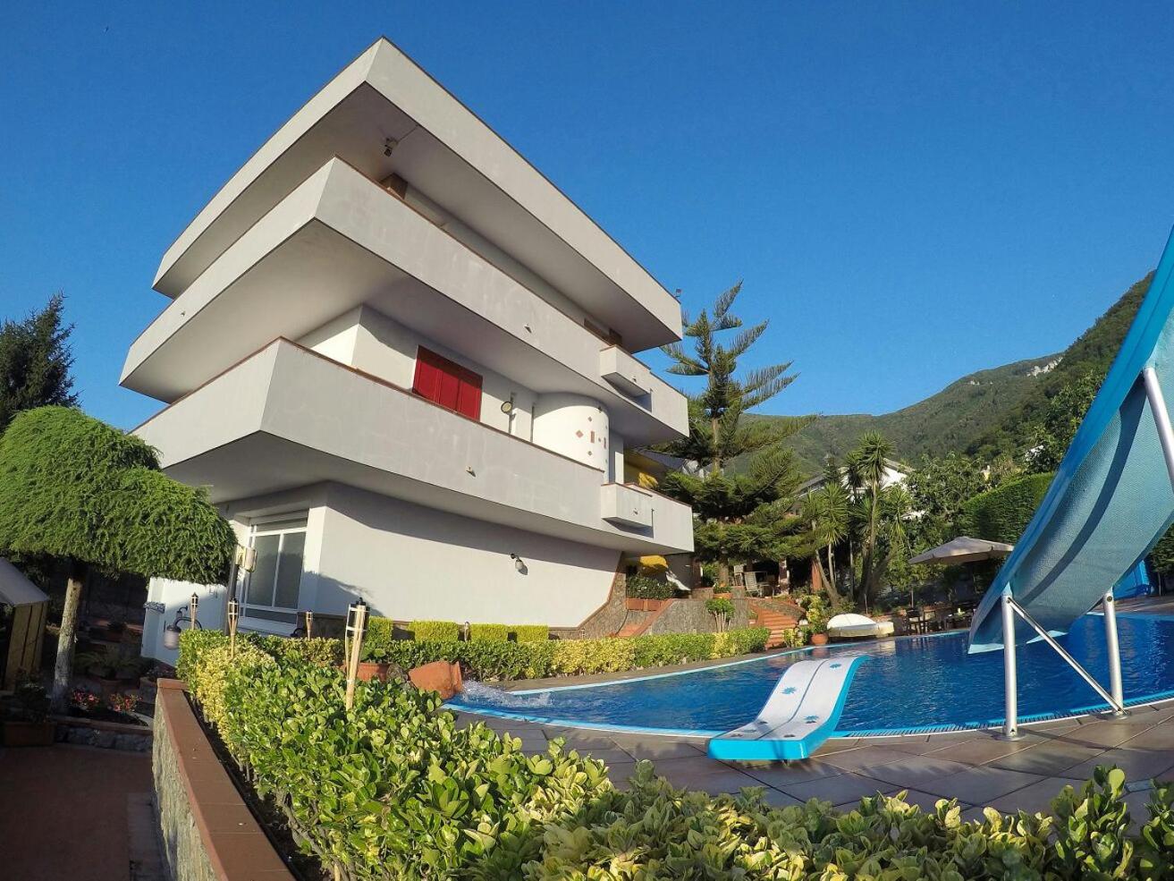 Villa Eden view 3