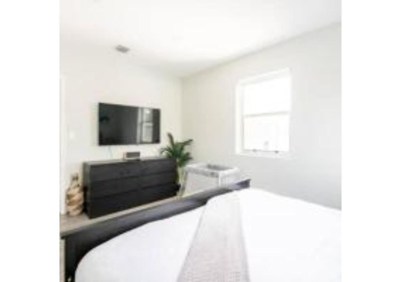 5 min to Brickell & Bars - Arcade - King Bed - Outdoor Fun