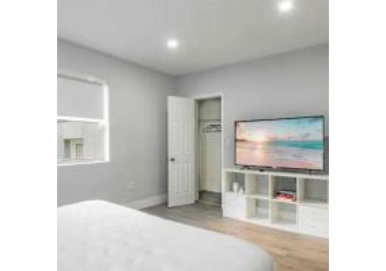 5 min to Brickell & Bars - Arcade - King Bed - Outdoor Fun