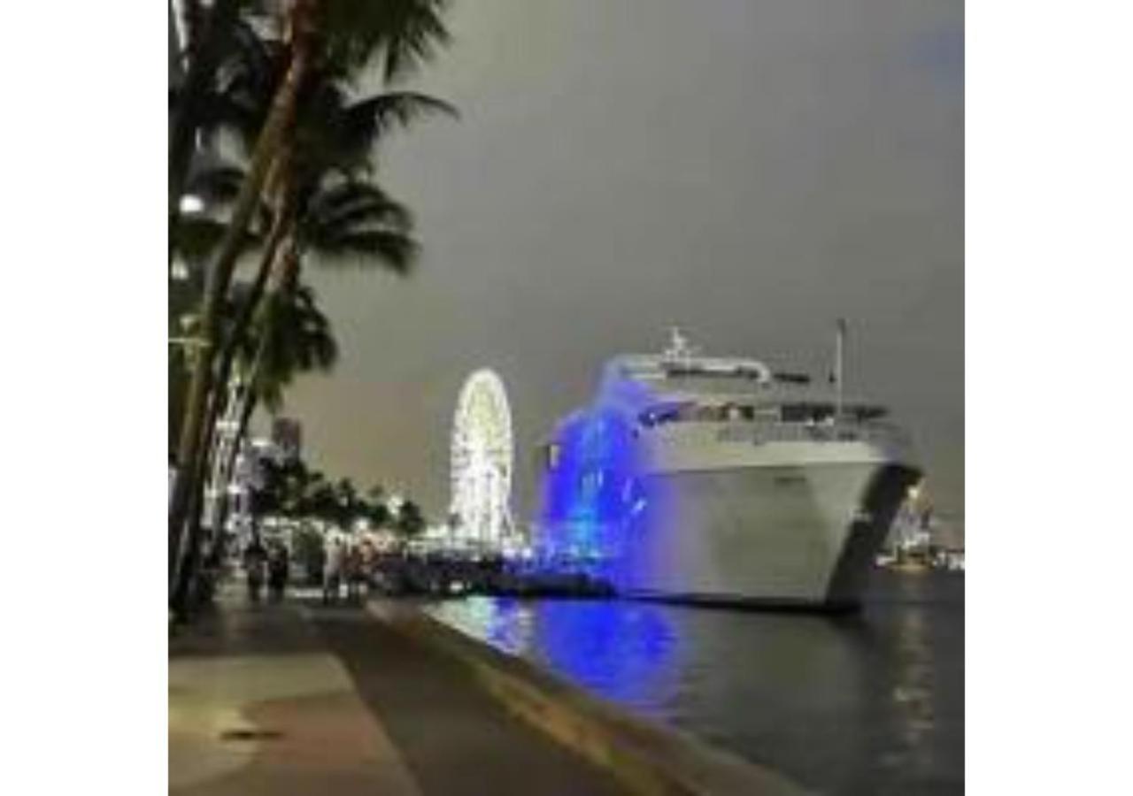 5 min to Brickell & Bars - Arcade - King Bed - Outdoor Fun