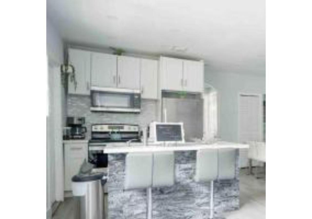5 min to Brickell & Bars - Arcade - King Bed - Outdoor Fun