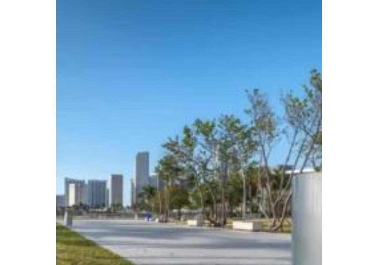 5 min to Brickell & Bars - Arcade - King Bed - Outdoor Fun