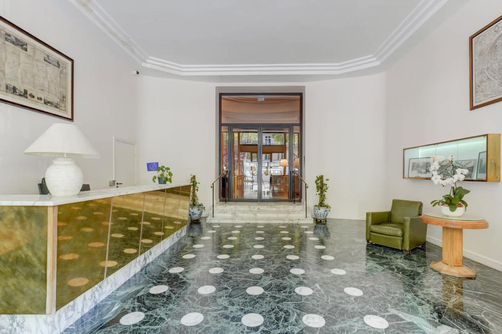 Renaissance Madeleine - Elegant home in Madeleine