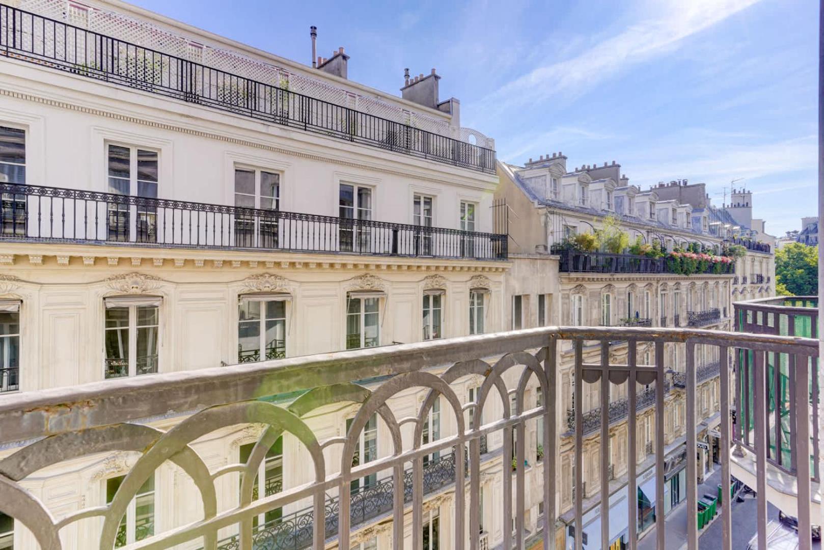 Renaissance Madeleine - Elegant home in Madeleine