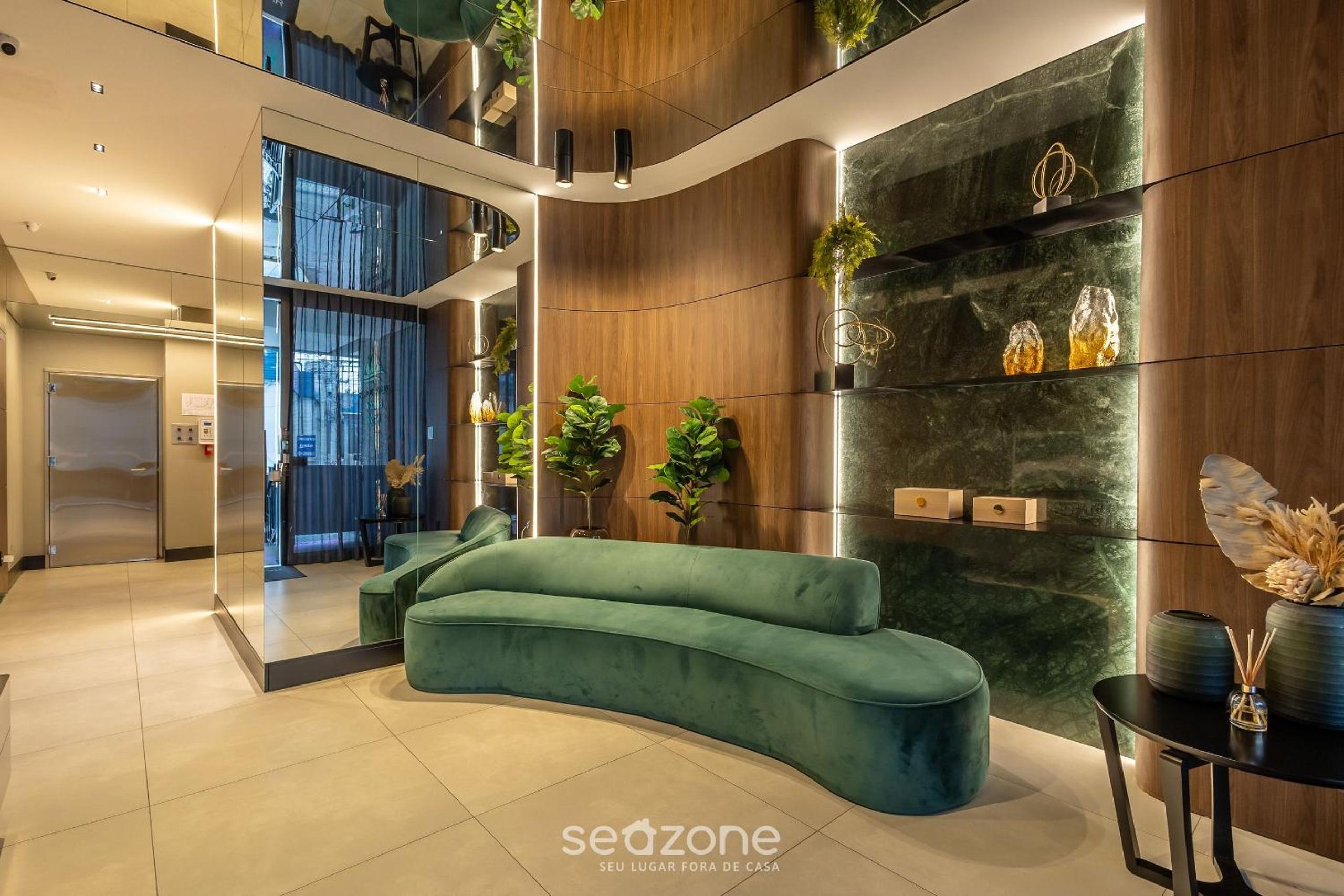 Apt w/ Gourmet Balcony 500m from the Beach CDM0101