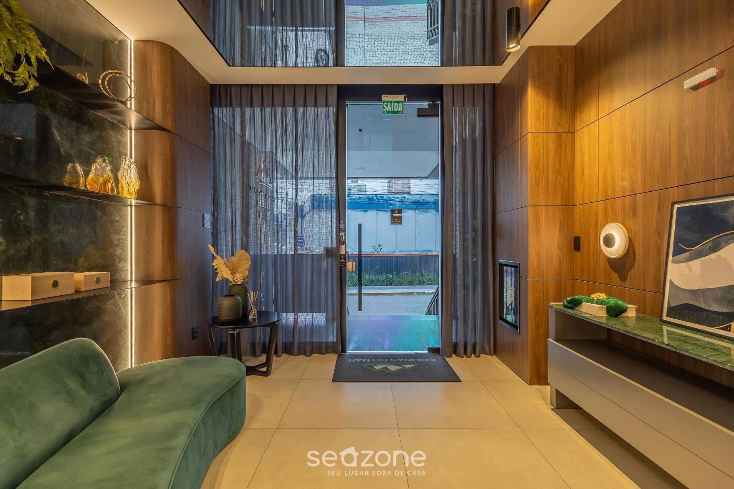 Apt w/ Gourmet Balcony 500m from the Beach CDM0101