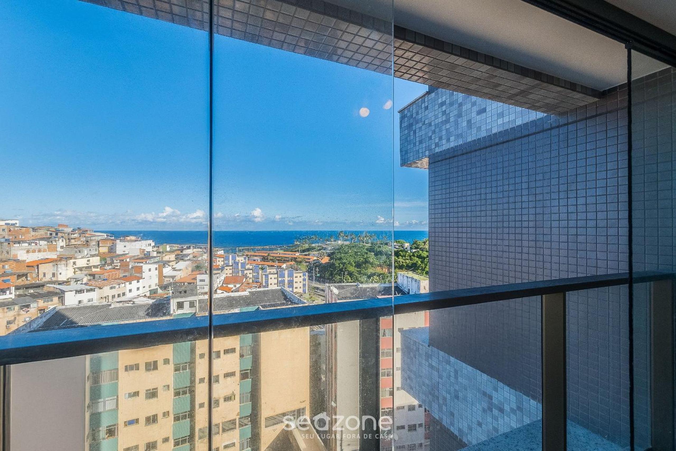 Apartments in a building with a pool 800m from the beach in Salvador - EDF