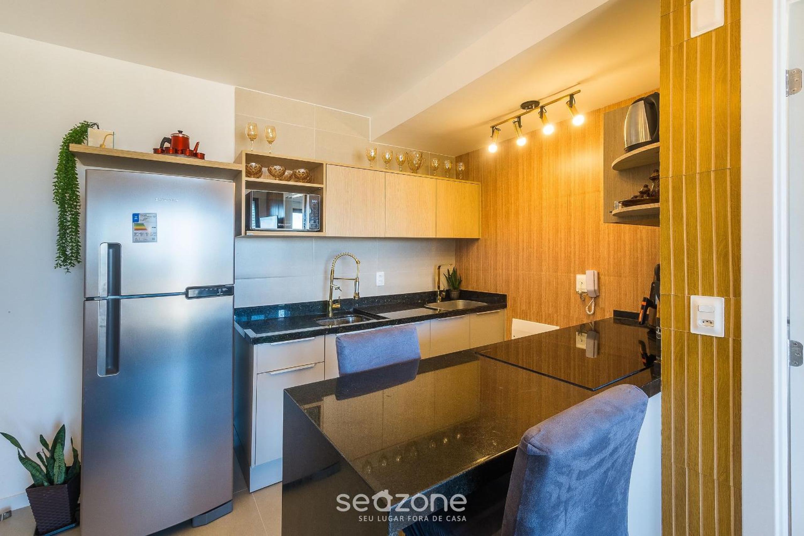 Apartments in a building with a pool 800m from the beach in Salvador - EDF