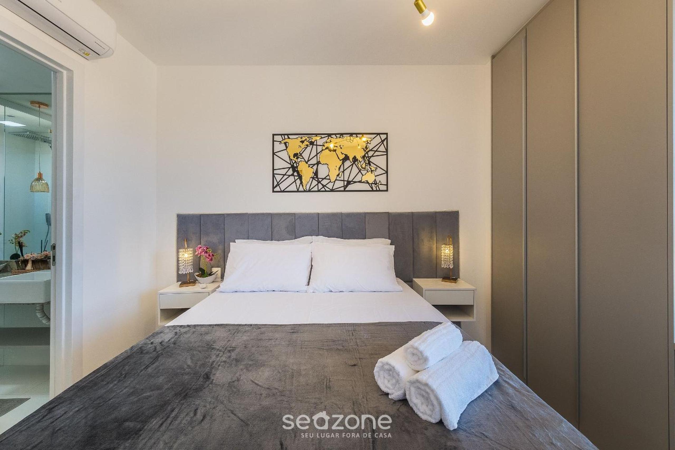 Apartments in a building with a pool 800m from the beach in Salvador - EDF