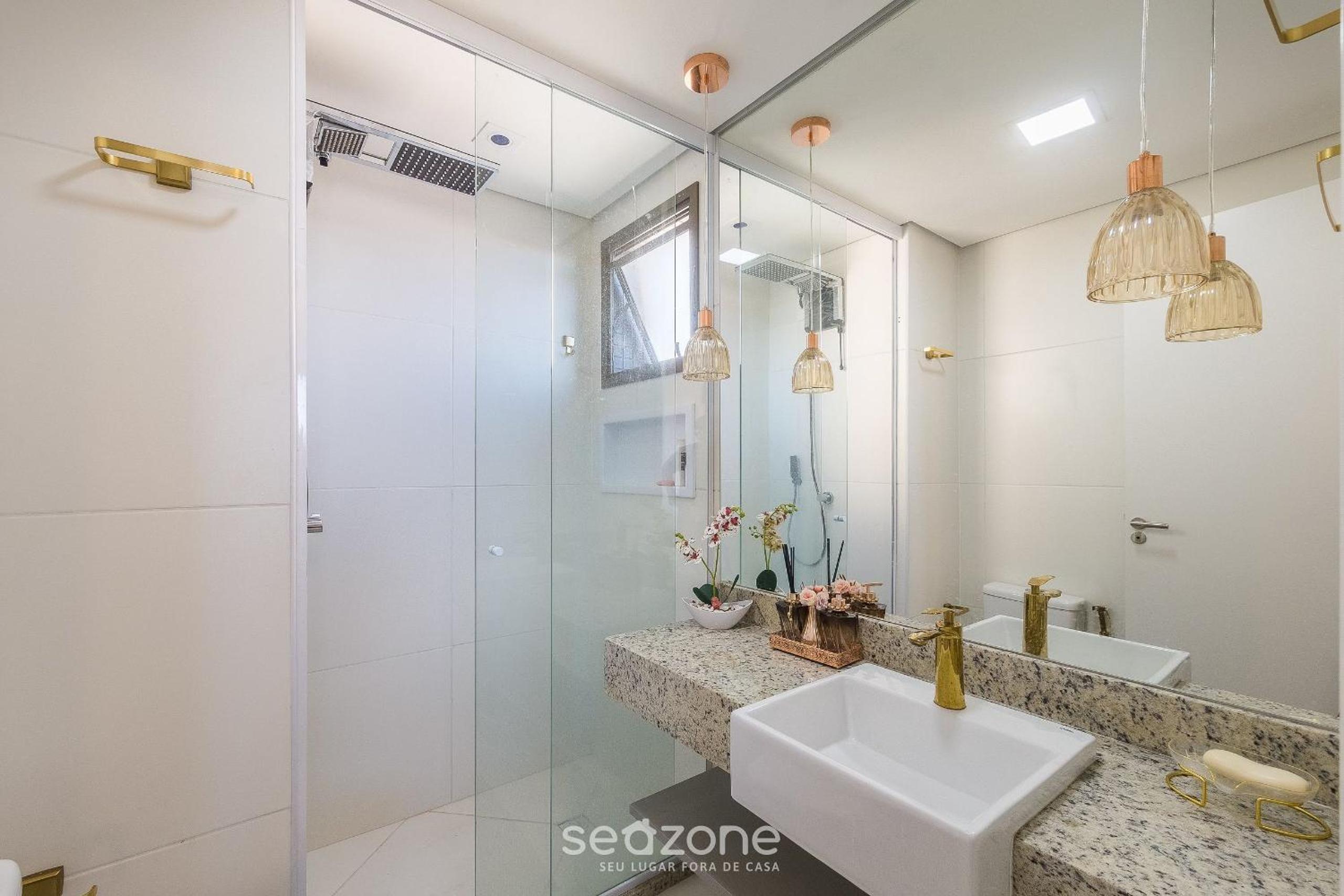 Apartments in a building with a pool 800m from the beach in Salvador - EDF