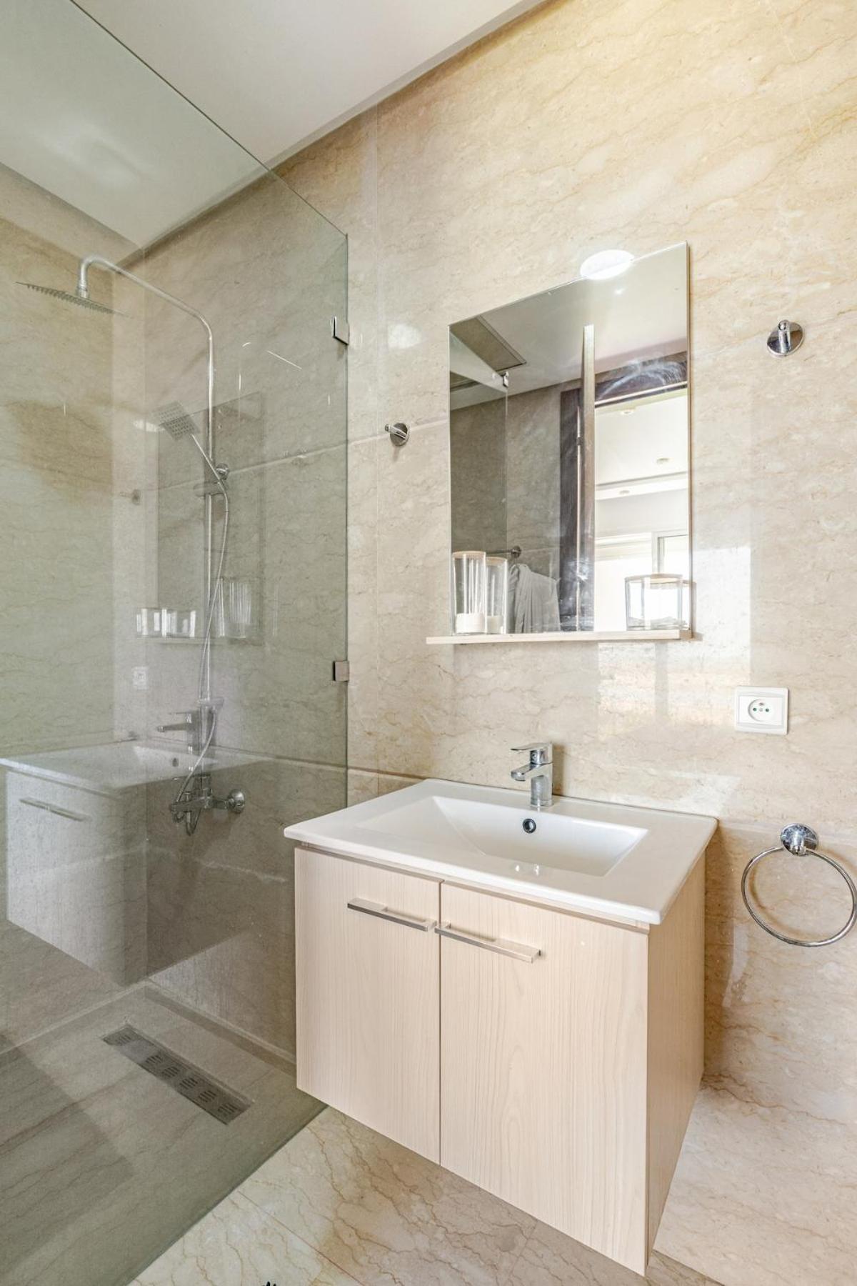 Luxury Oceanfront 3BR Villa in Rabat, Plage Val d Or - Private Beach access & Spa