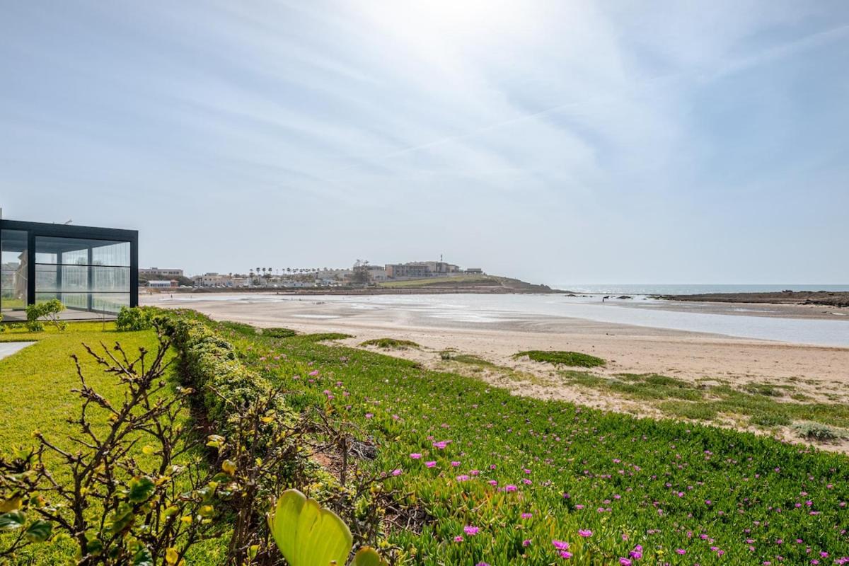 Luxury Oceanfront 3BR Villa in Rabat, Plage Val d Or - Private Beach access & Spa