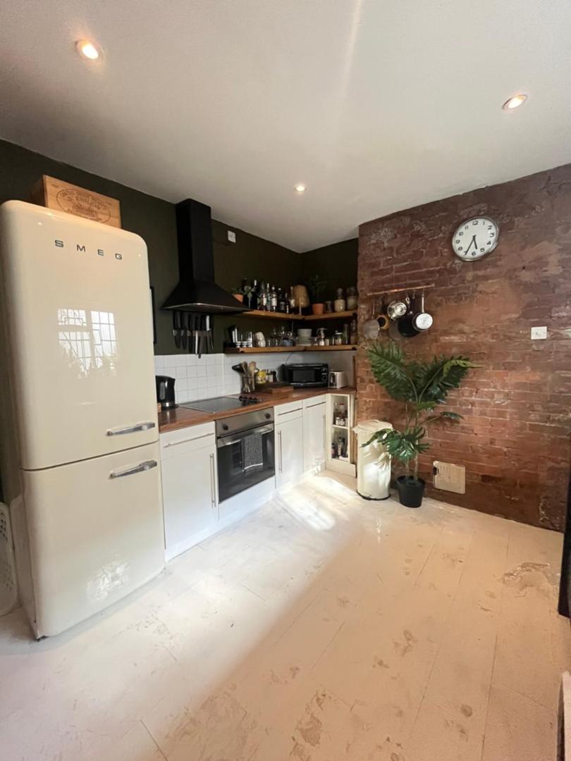 Cozy Garden Apartment with Wood Burner