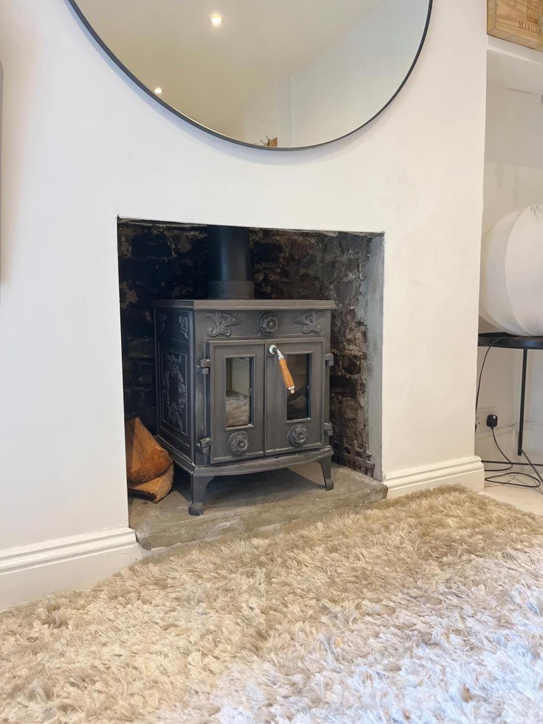 Cozy Garden Apartment with Wood Burner