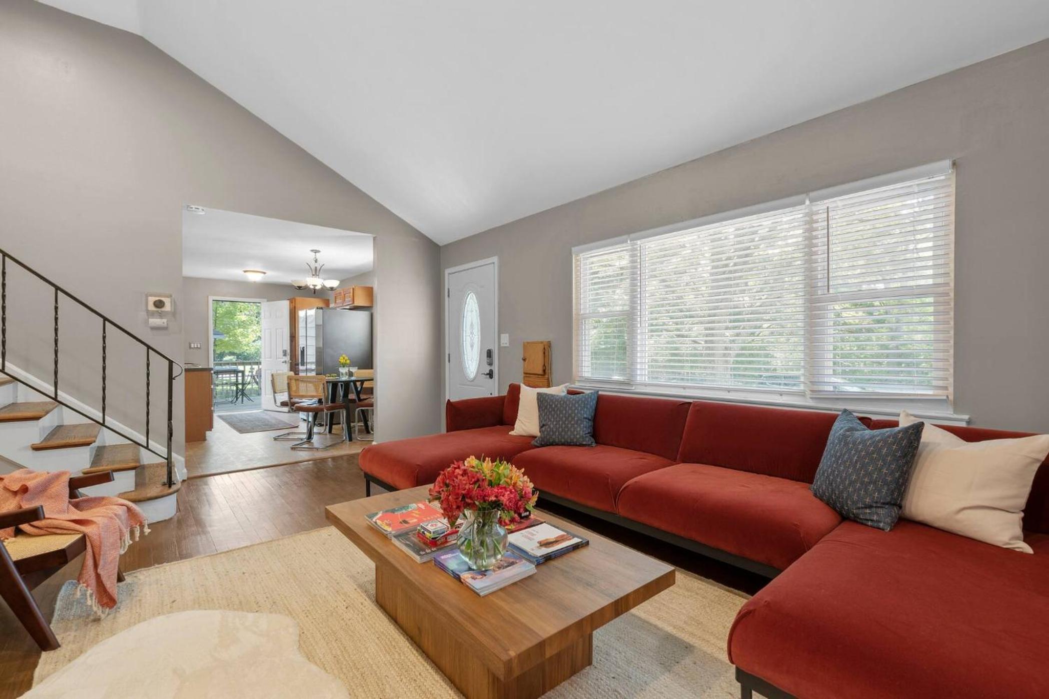 Spacious 5BR Firepit with Deck Near OSU and More