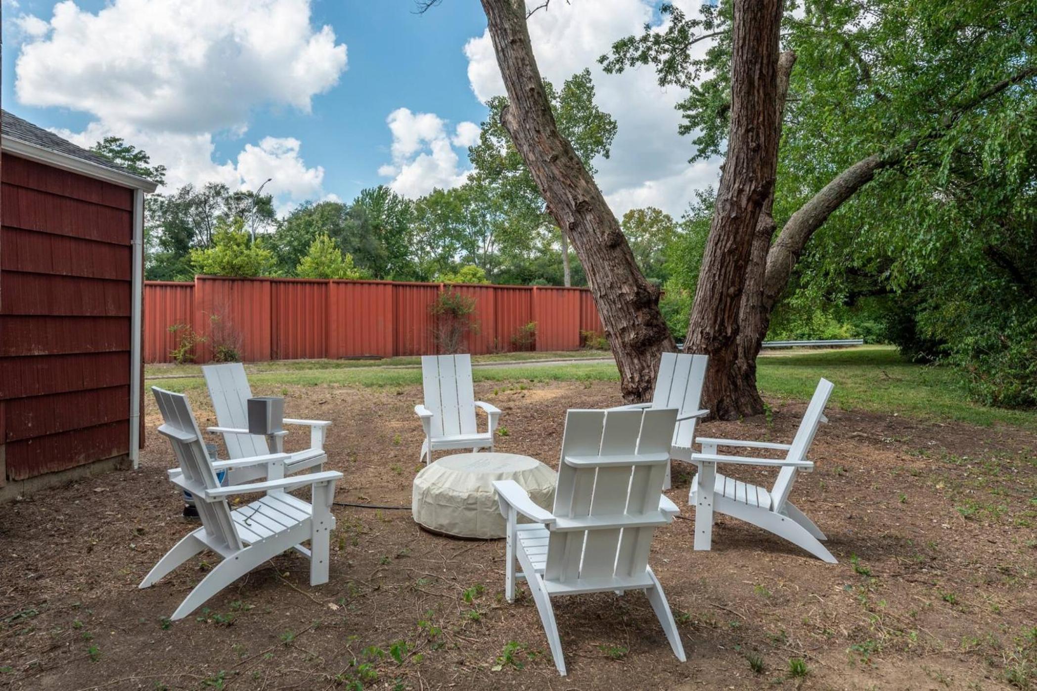 Spacious 5BR Firepit with Deck Near OSU and More