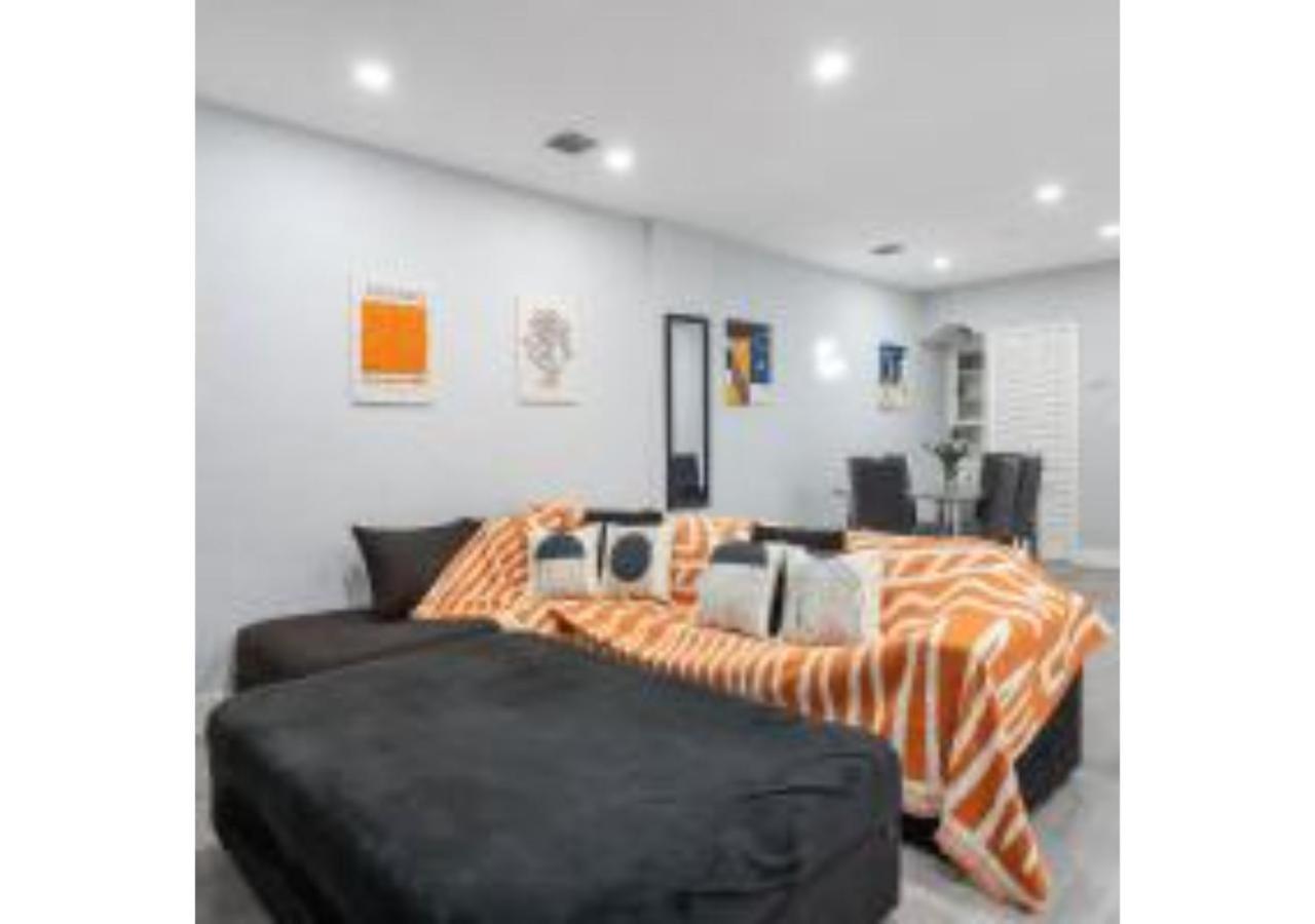 5 min to Brickell & Bars - Arcade - King Bed - Outdoor Fun