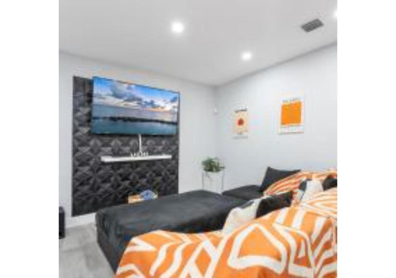 5 min to Brickell & Bars - Arcade - King Bed - Outdoor Fun