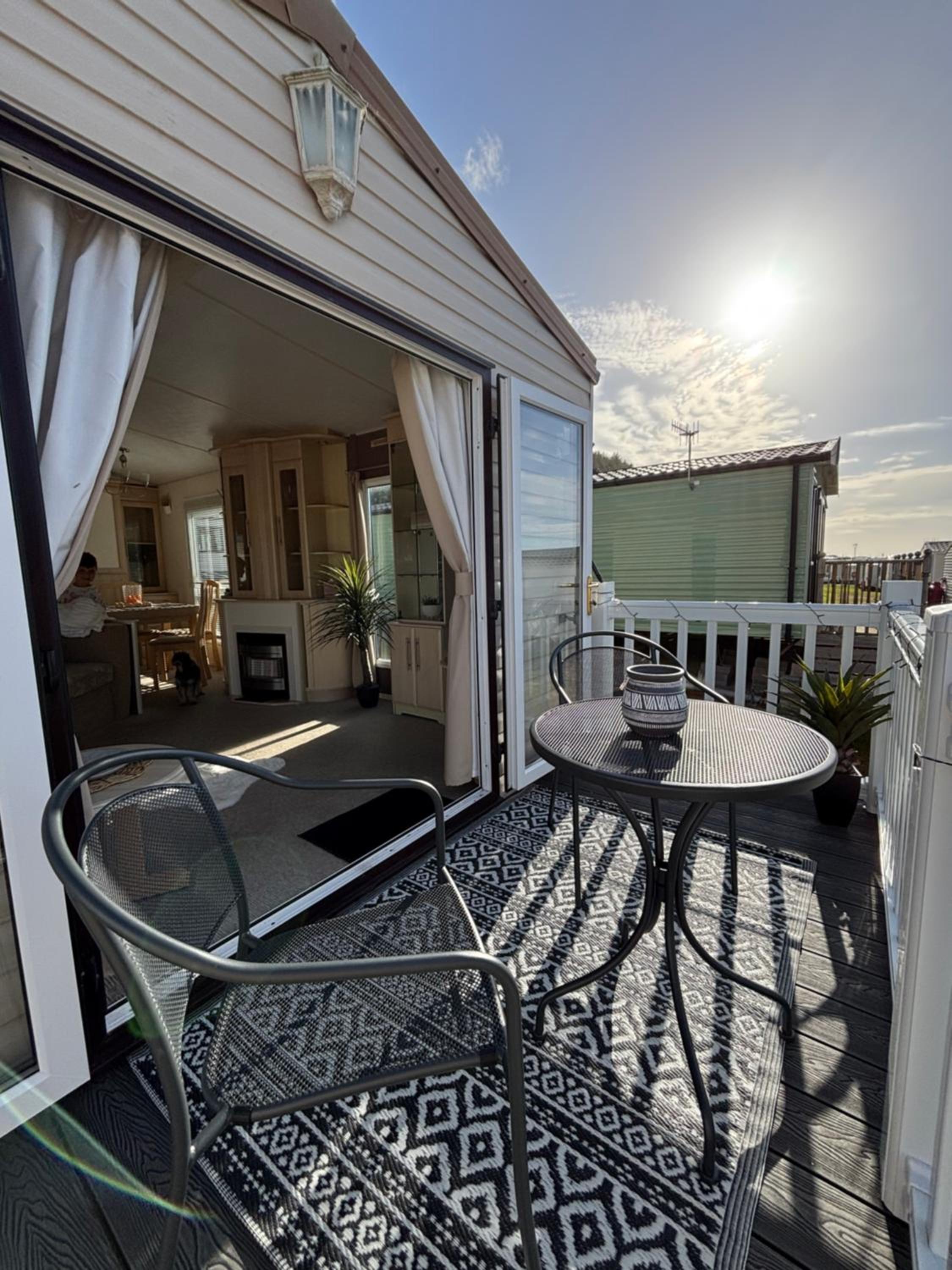Welsh Bayview Retreat 2-Bed Caravan & 2-Bed Chalet at Clarach Bay Holiday Village