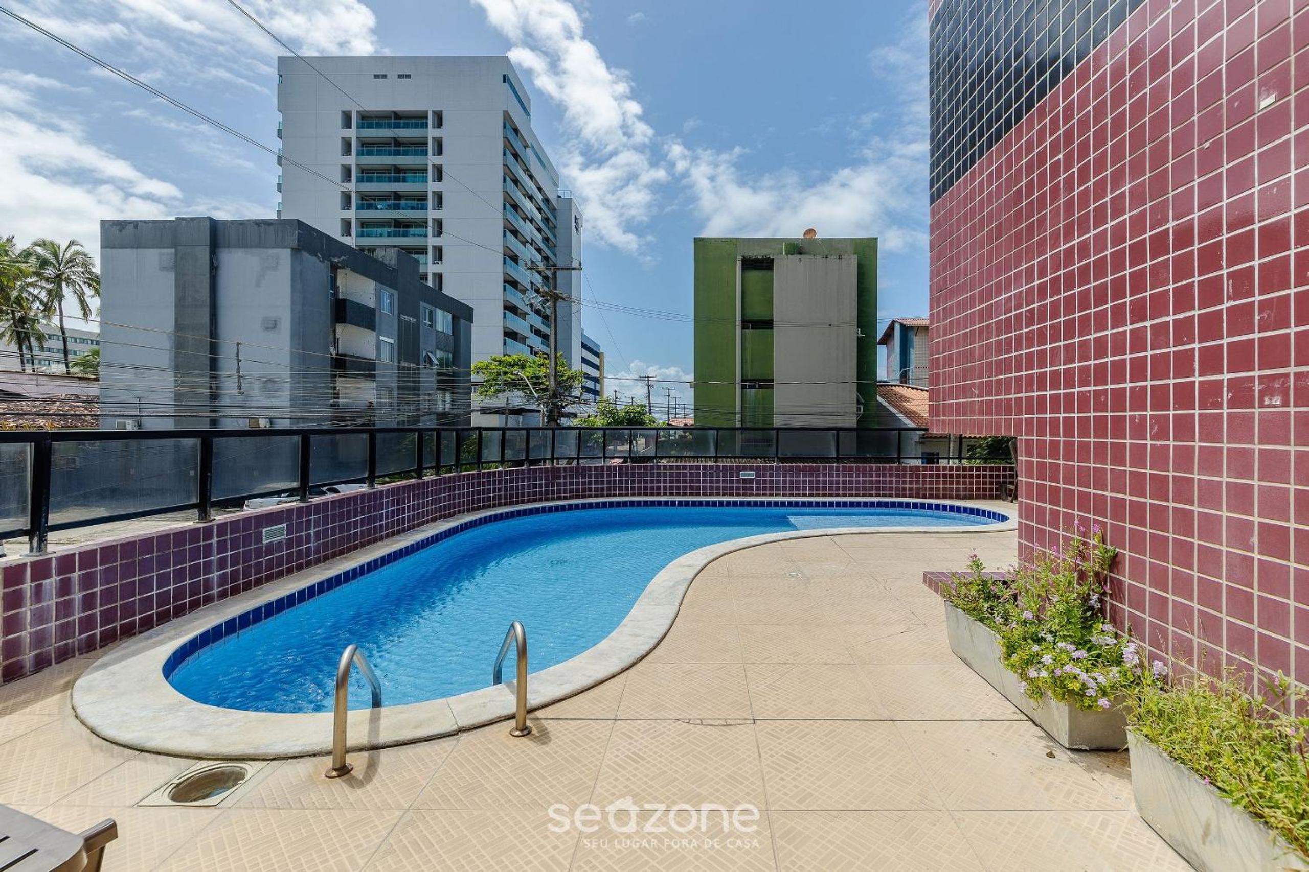 Fully Equipped Accommodations with Pool in a Prime Location in Maceió - ERE