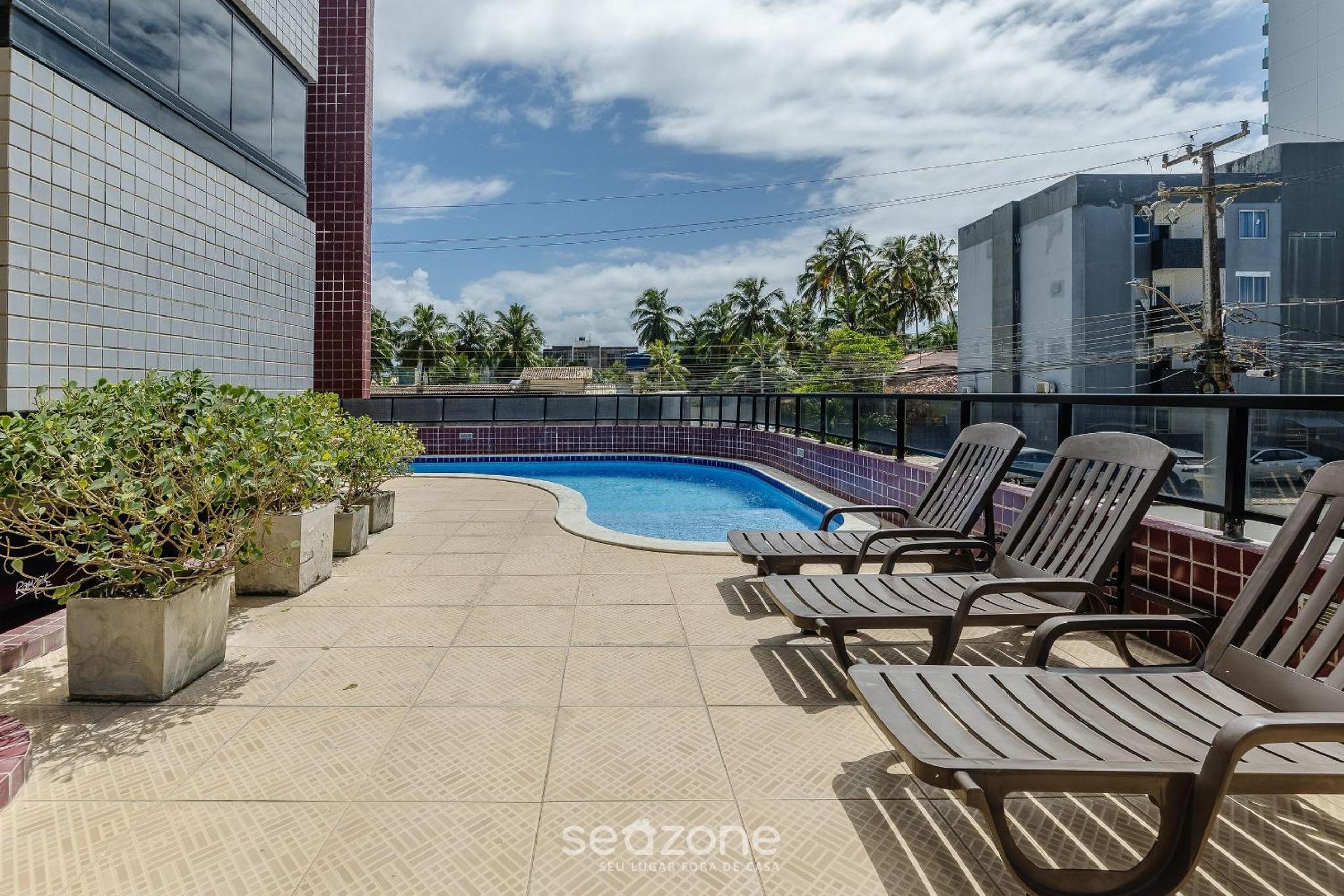Fully Equipped Accommodations with Pool in a Prime Location in Maceió - ERE