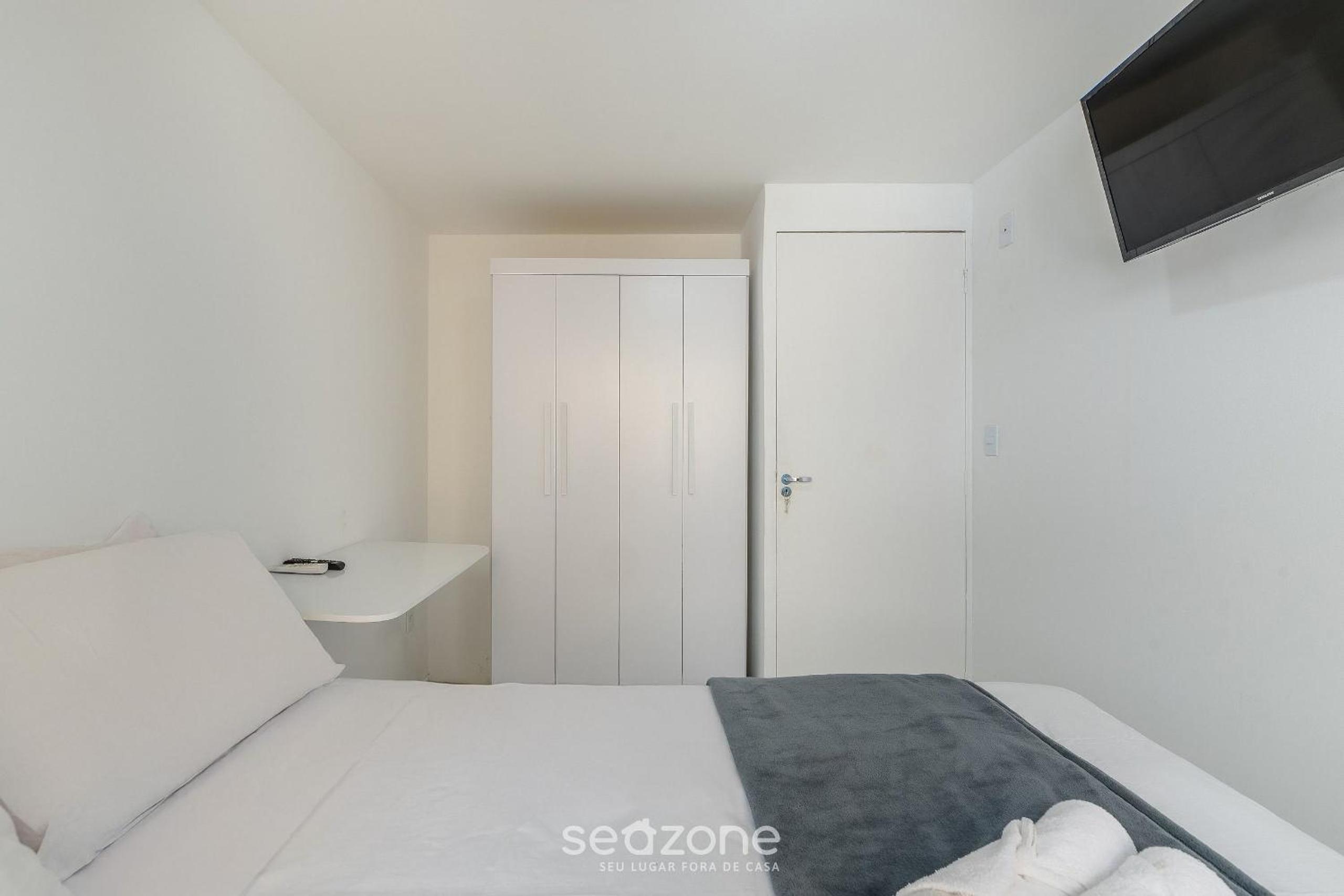Fully Equipped Accommodations with Pool in a Prime Location in Maceió - ERE