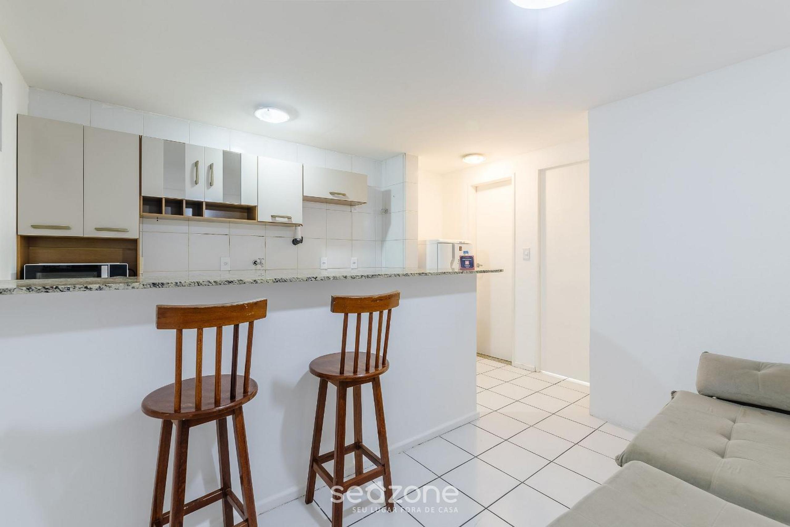 Fully Equipped Accommodations with Pool in a Prime Location in Maceió - ERE