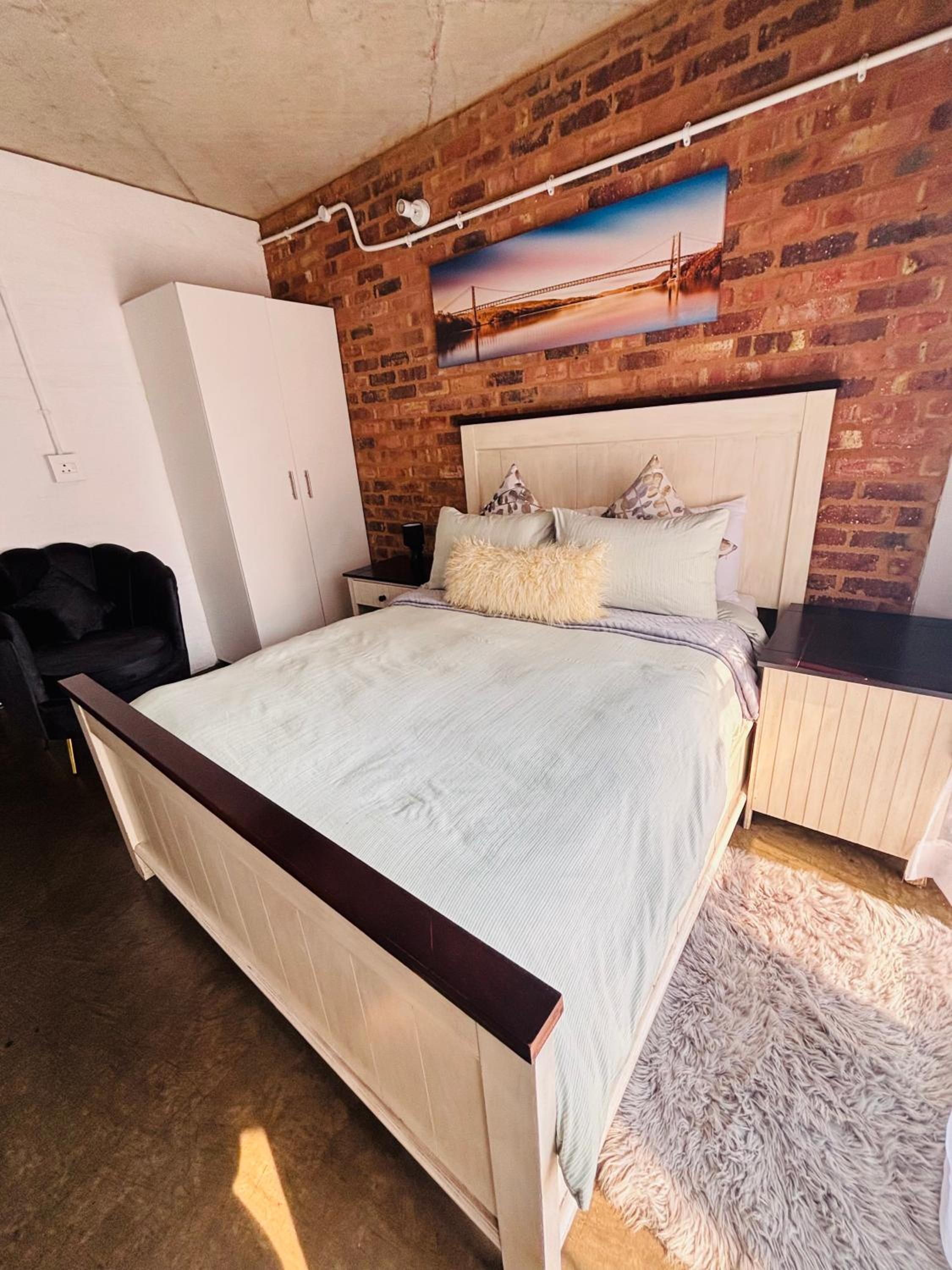 Cosy escape Balcony High speed WiFi Amenities