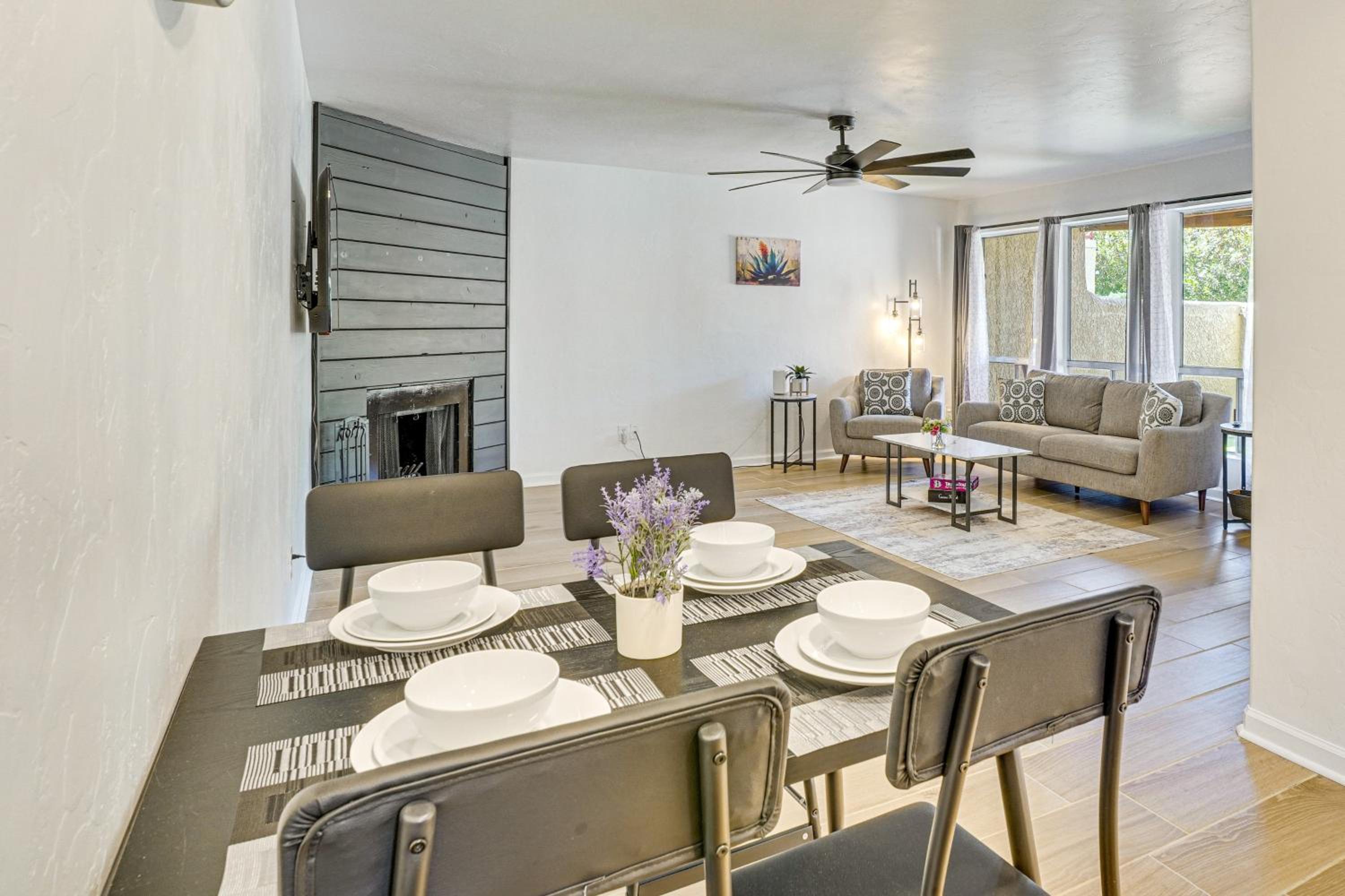 Pool and Hot Tub Access! Catalina Foothills Condo