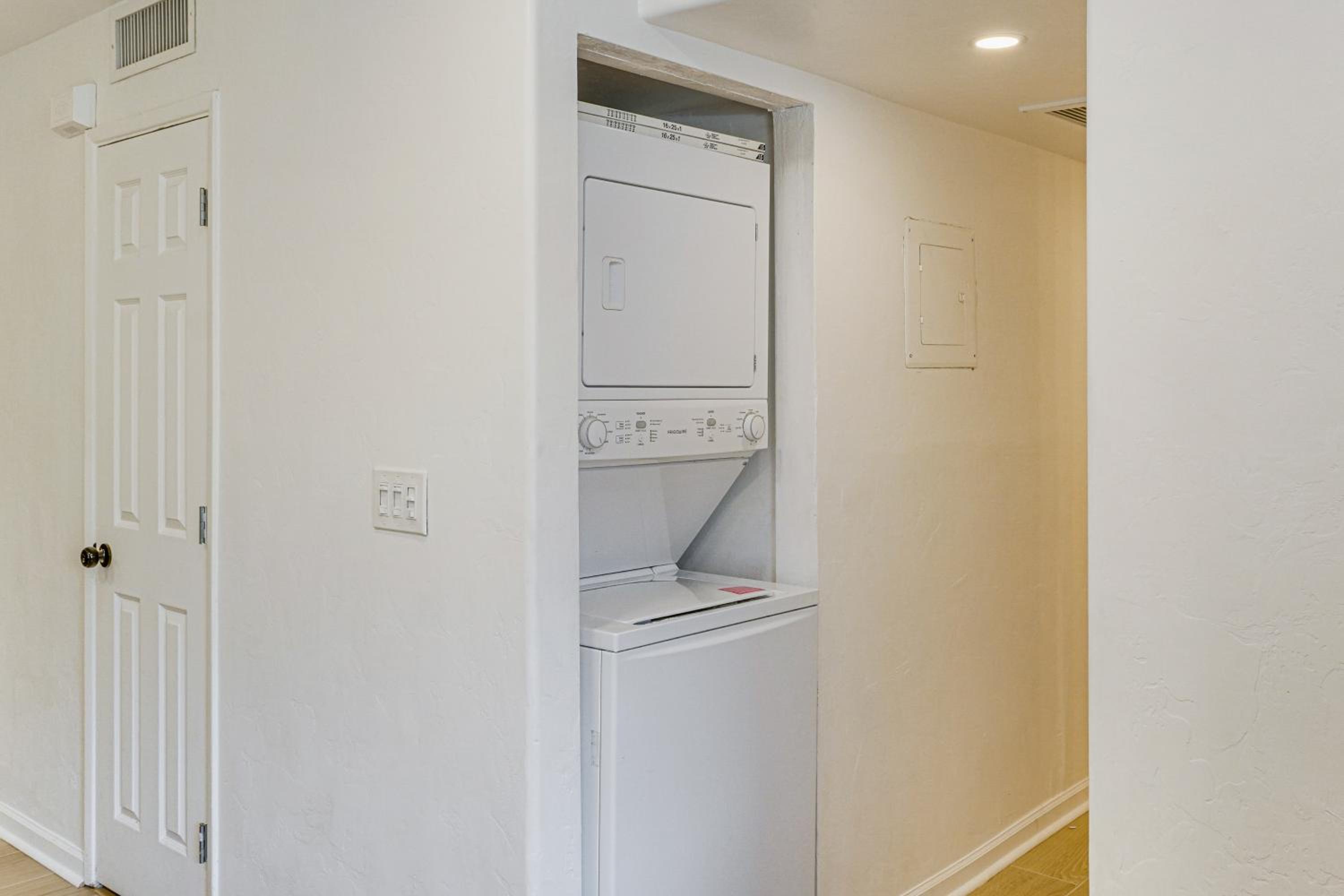 Pool and Hot Tub Access! Catalina Foothills Condo