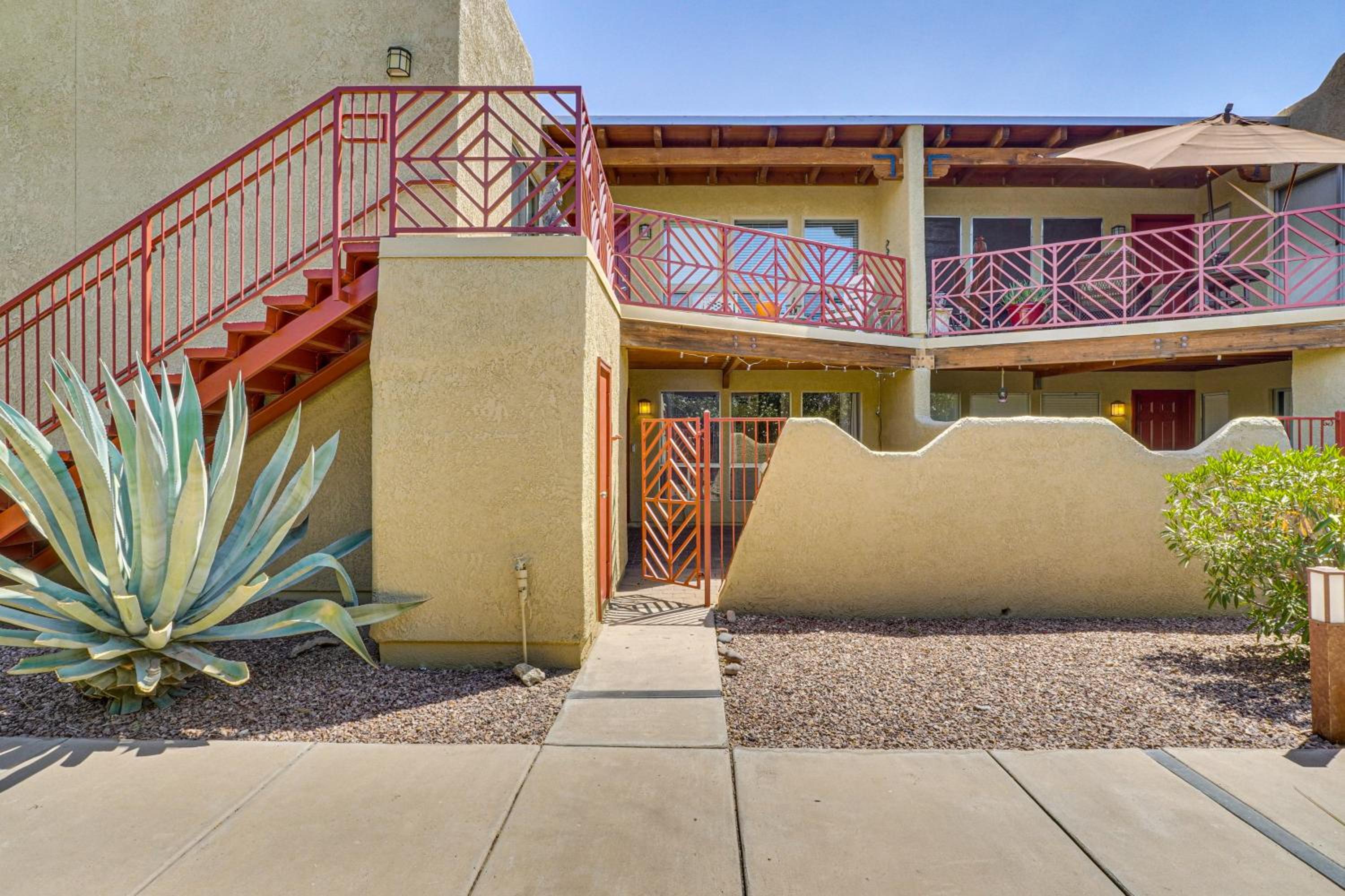 Pool and Hot Tub Access! Catalina Foothills Condo