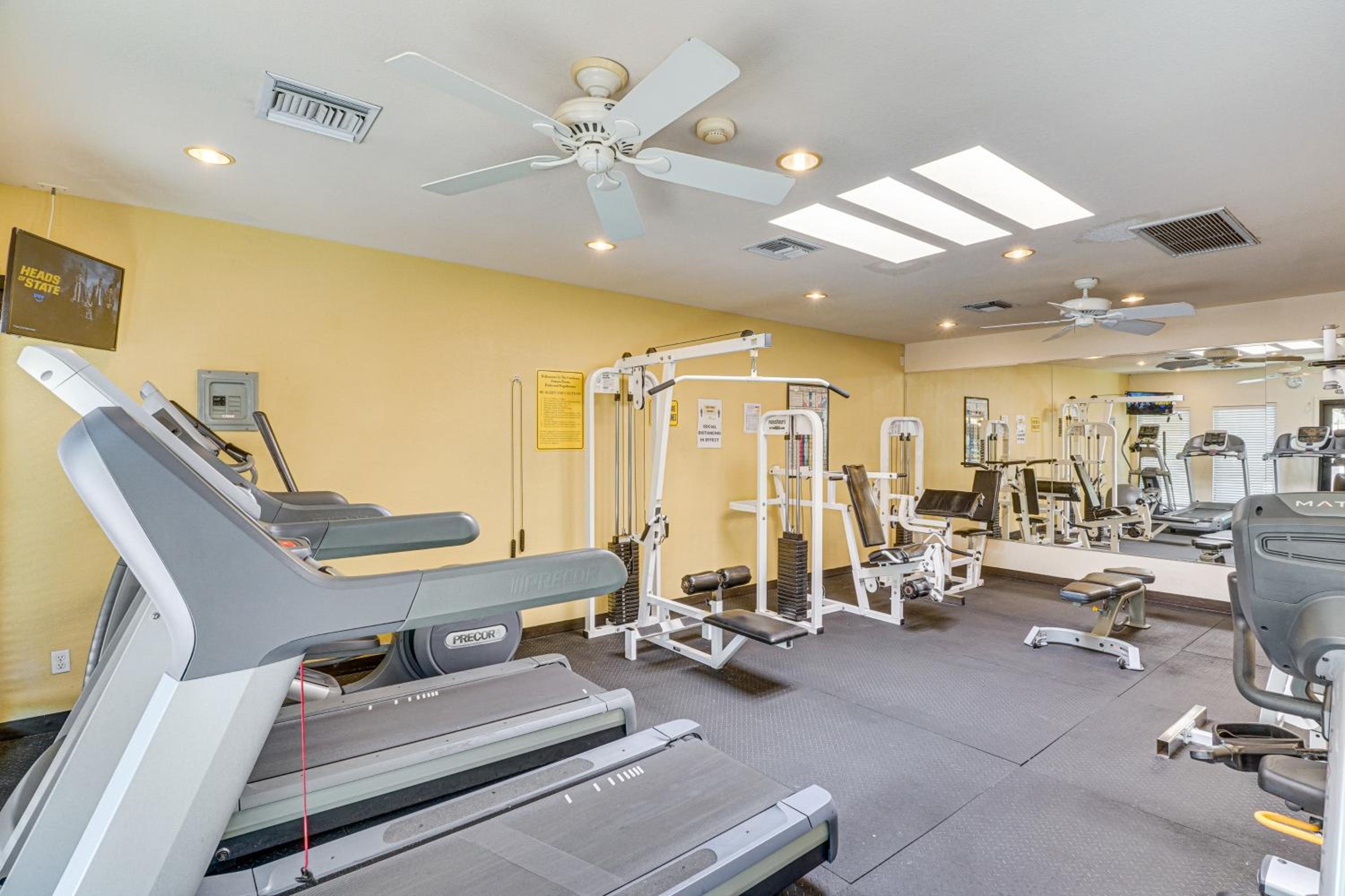 Pool and Hot Tub Access! Catalina Foothills Condo
