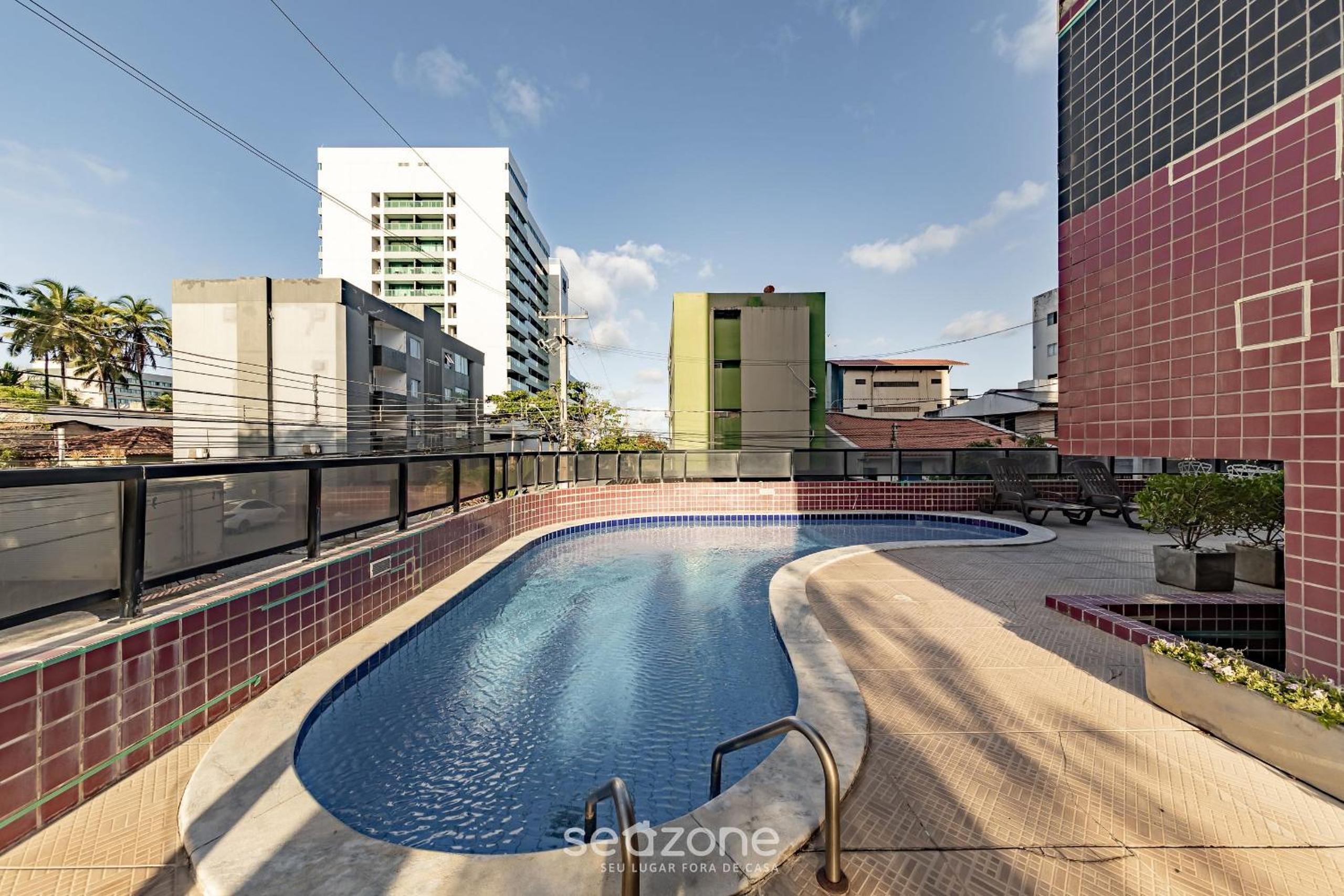 Fully Equipped Accommodations with Pool in a Prime Location in Maceió - ERE